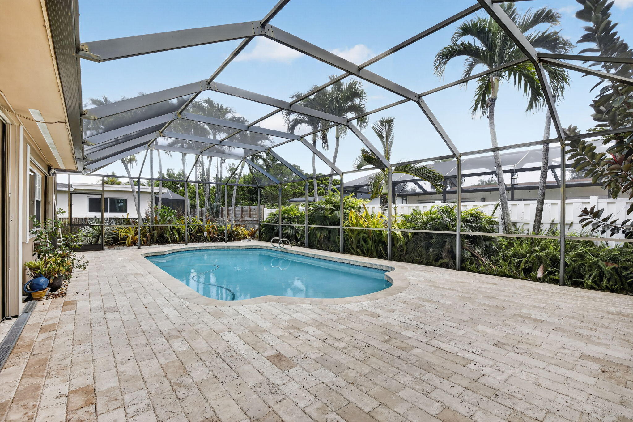 PEMBROKE LAKES SEC 1 - Residential