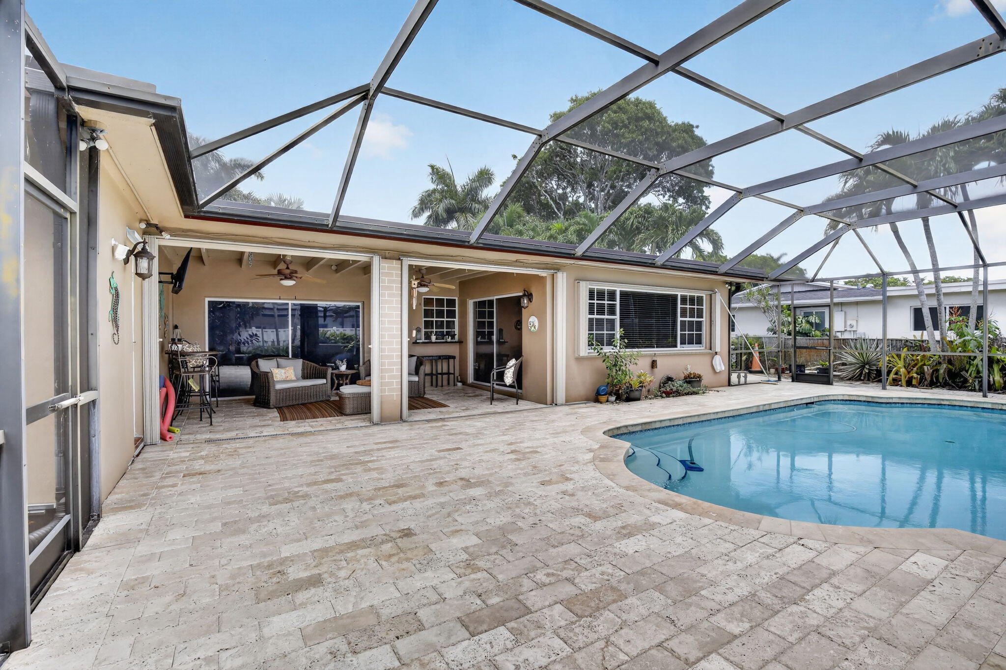 PEMBROKE LAKES SEC 1 - Residential