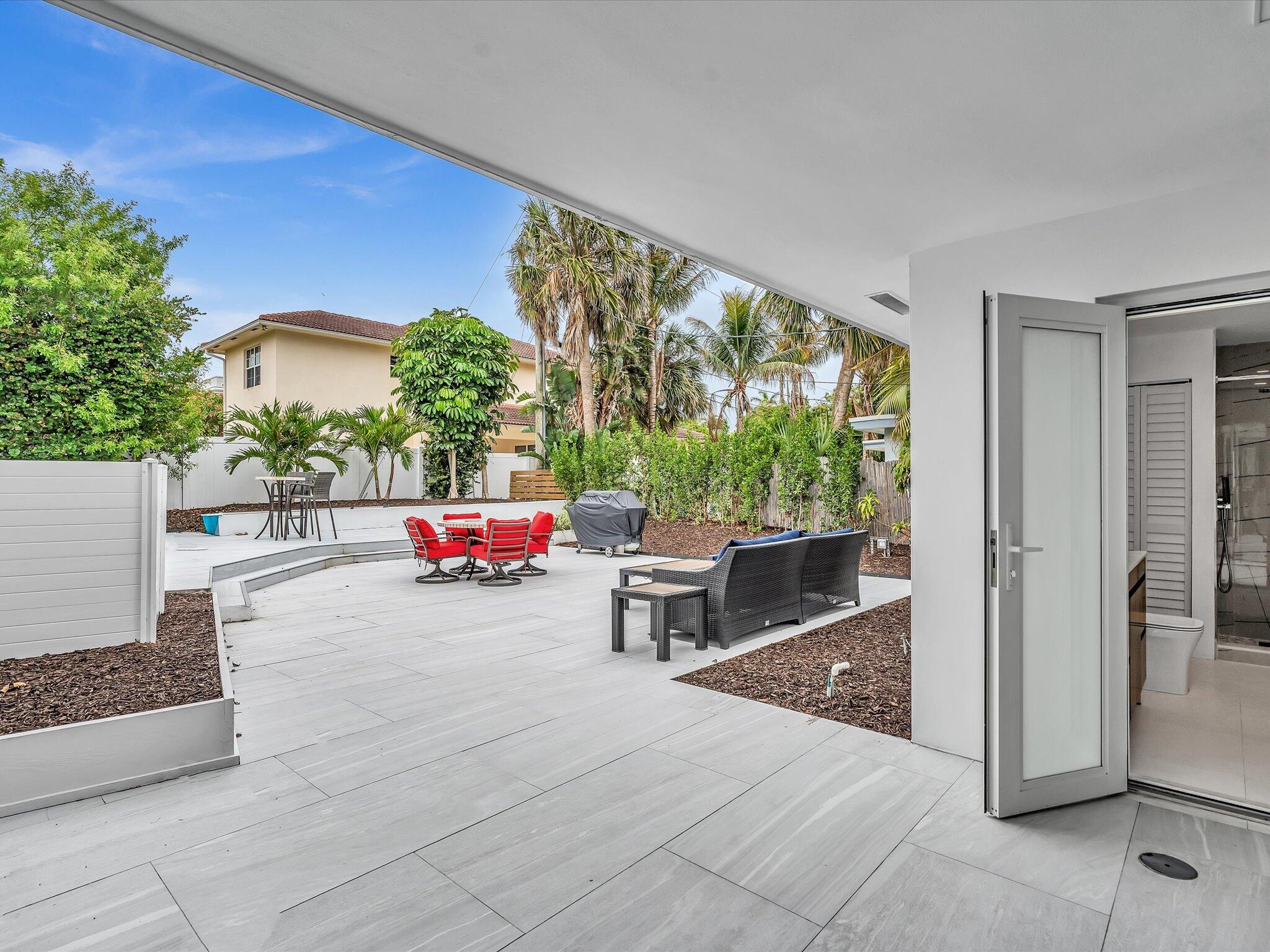 HILLSBORO SHORES SEC - Residential