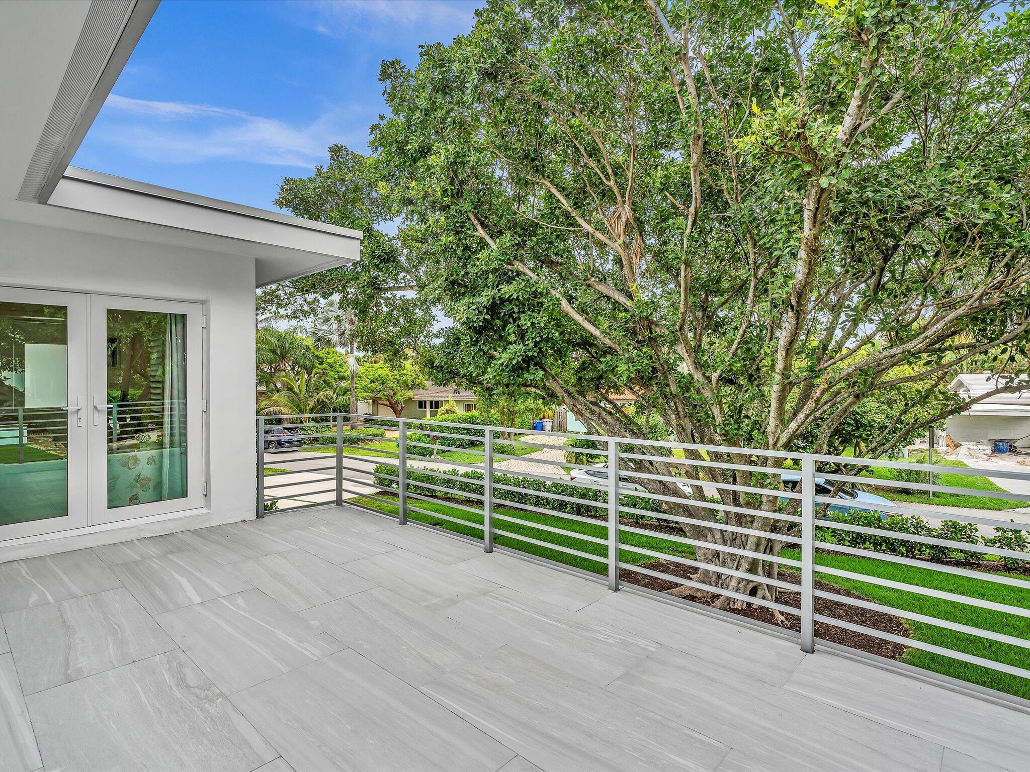 HILLSBORO SHORES SEC - Residential