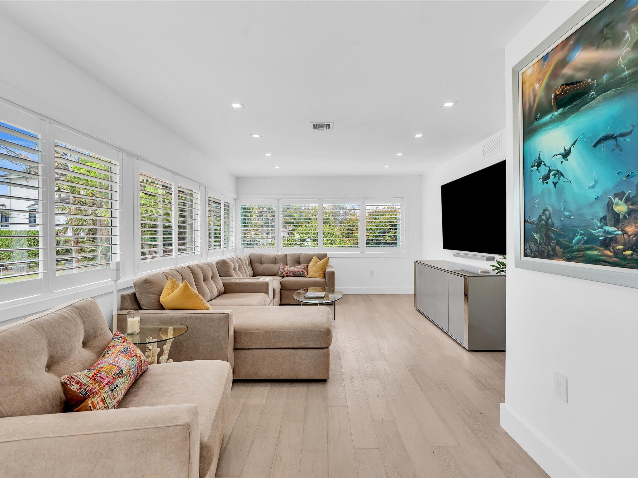 HILLSBORO SHORES SEC - Residential