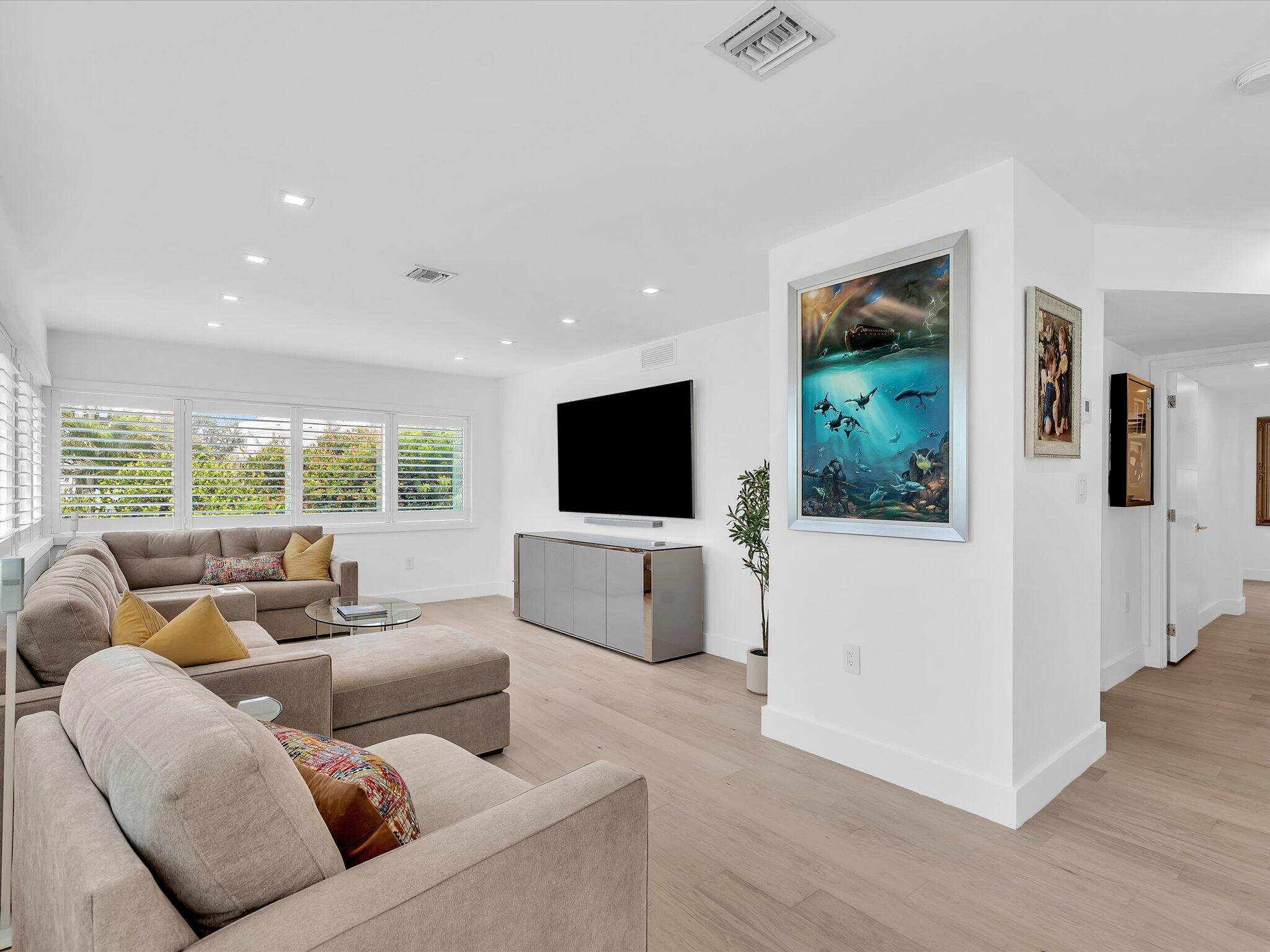 HILLSBORO SHORES SEC - Residential