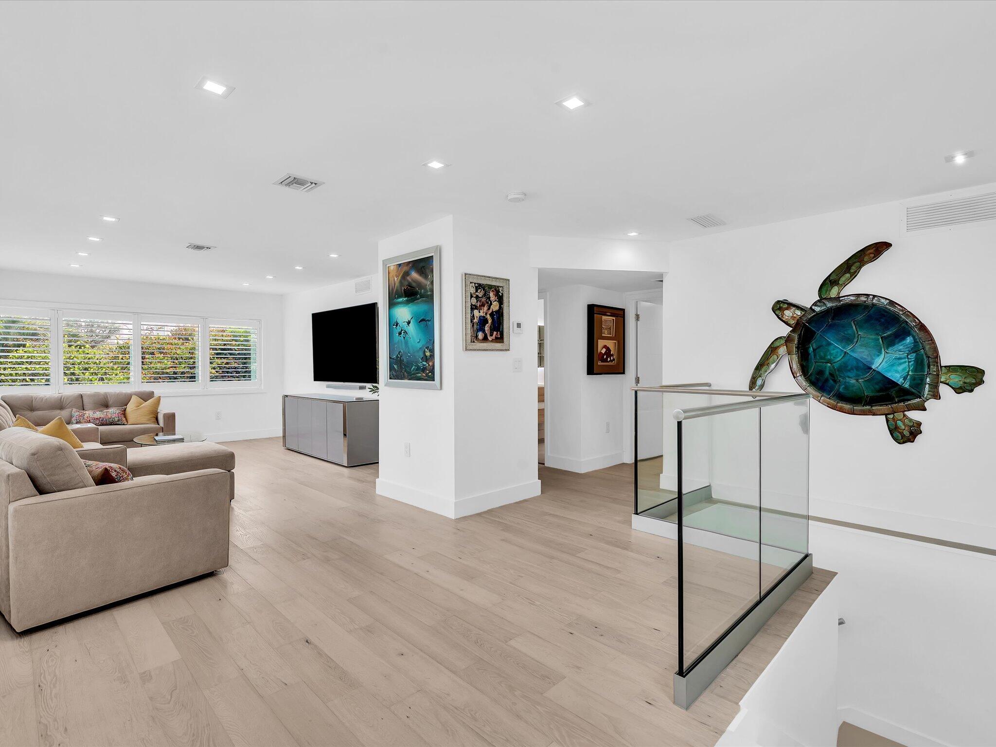 HILLSBORO SHORES SEC - Residential