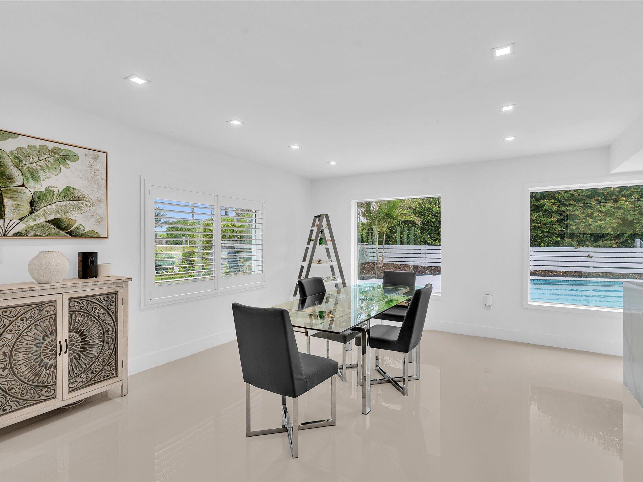 HILLSBORO SHORES SEC - Residential