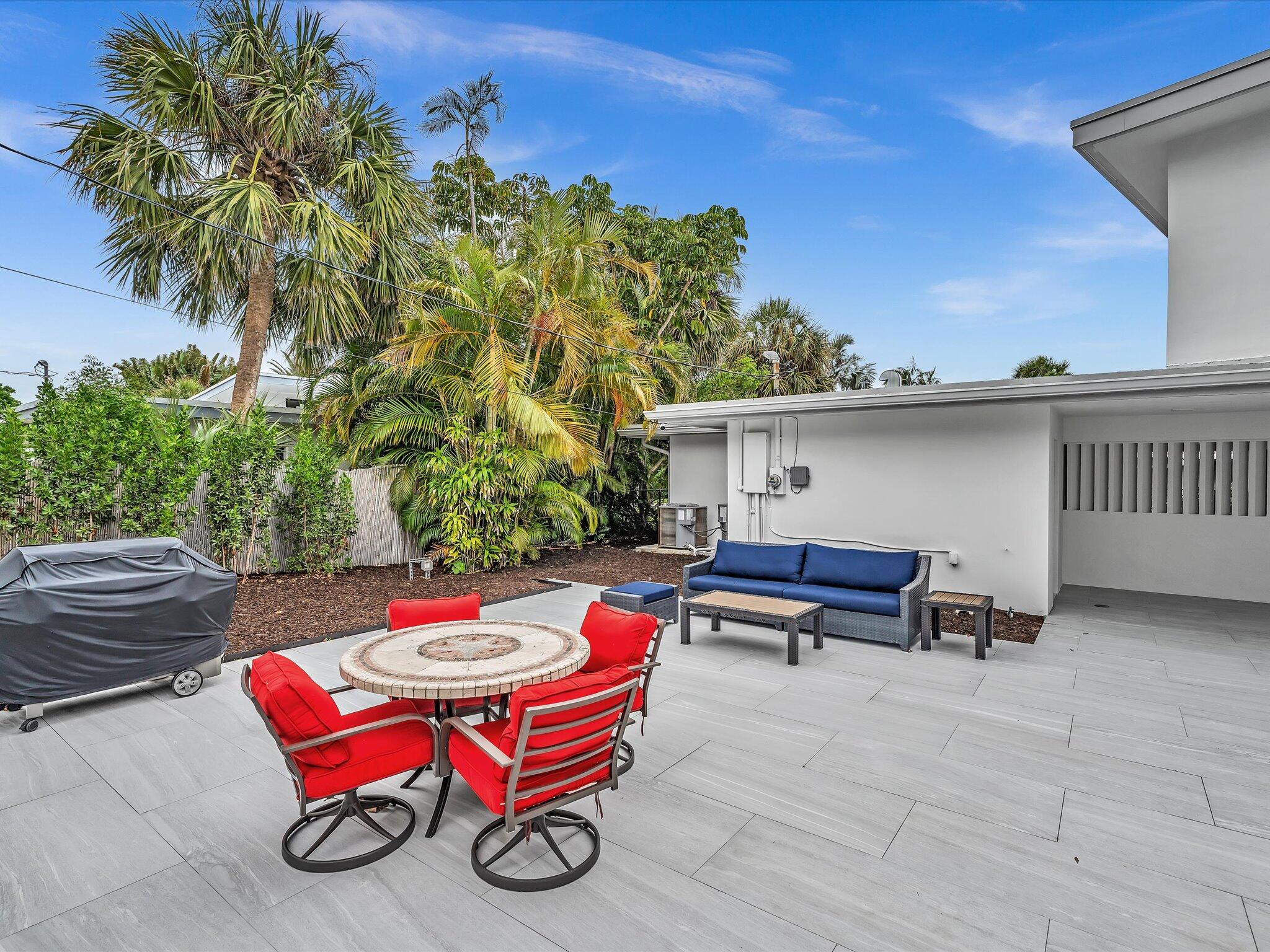 HILLSBORO SHORES SEC - Residential