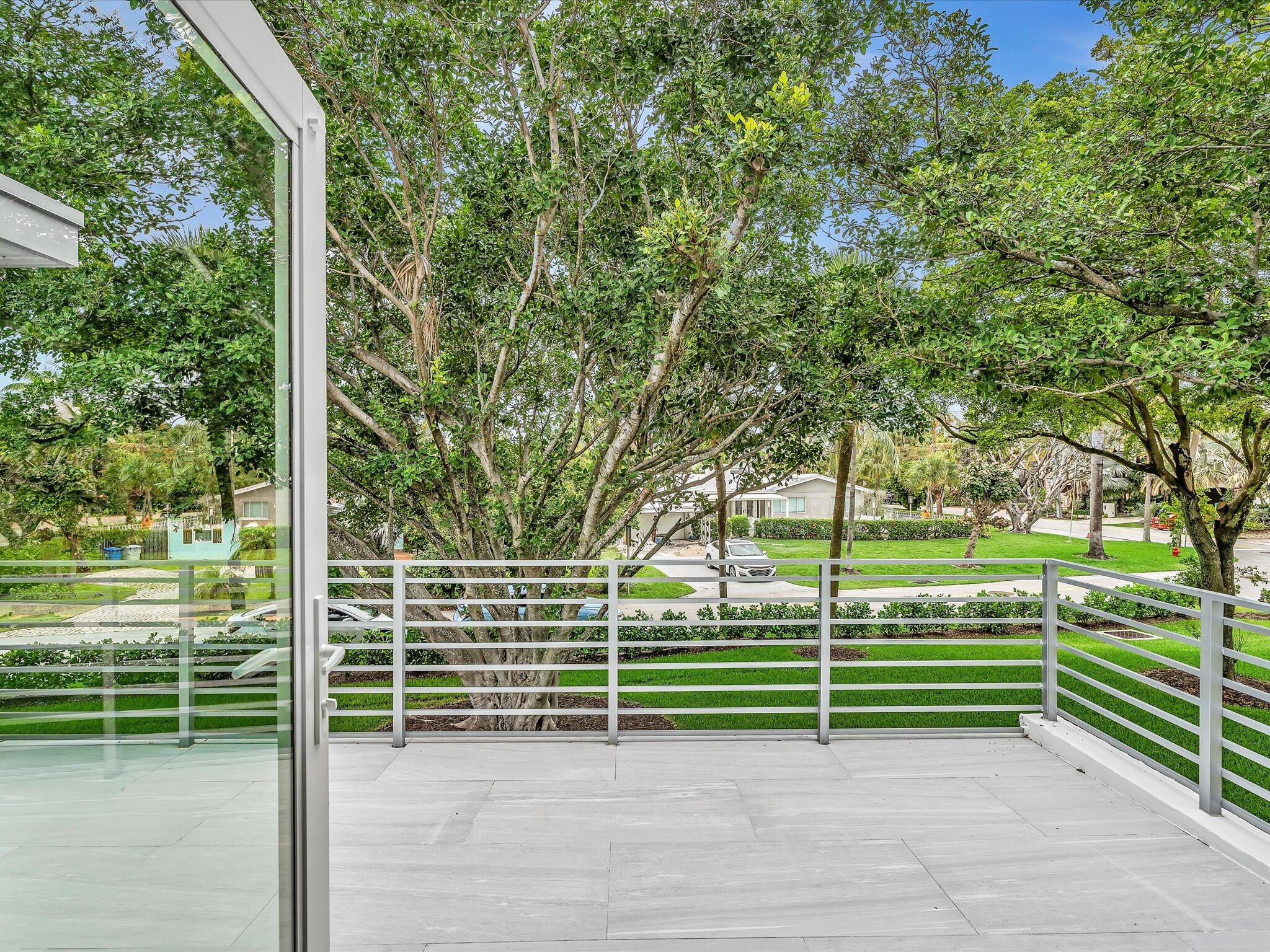 HILLSBORO SHORES SEC - Residential