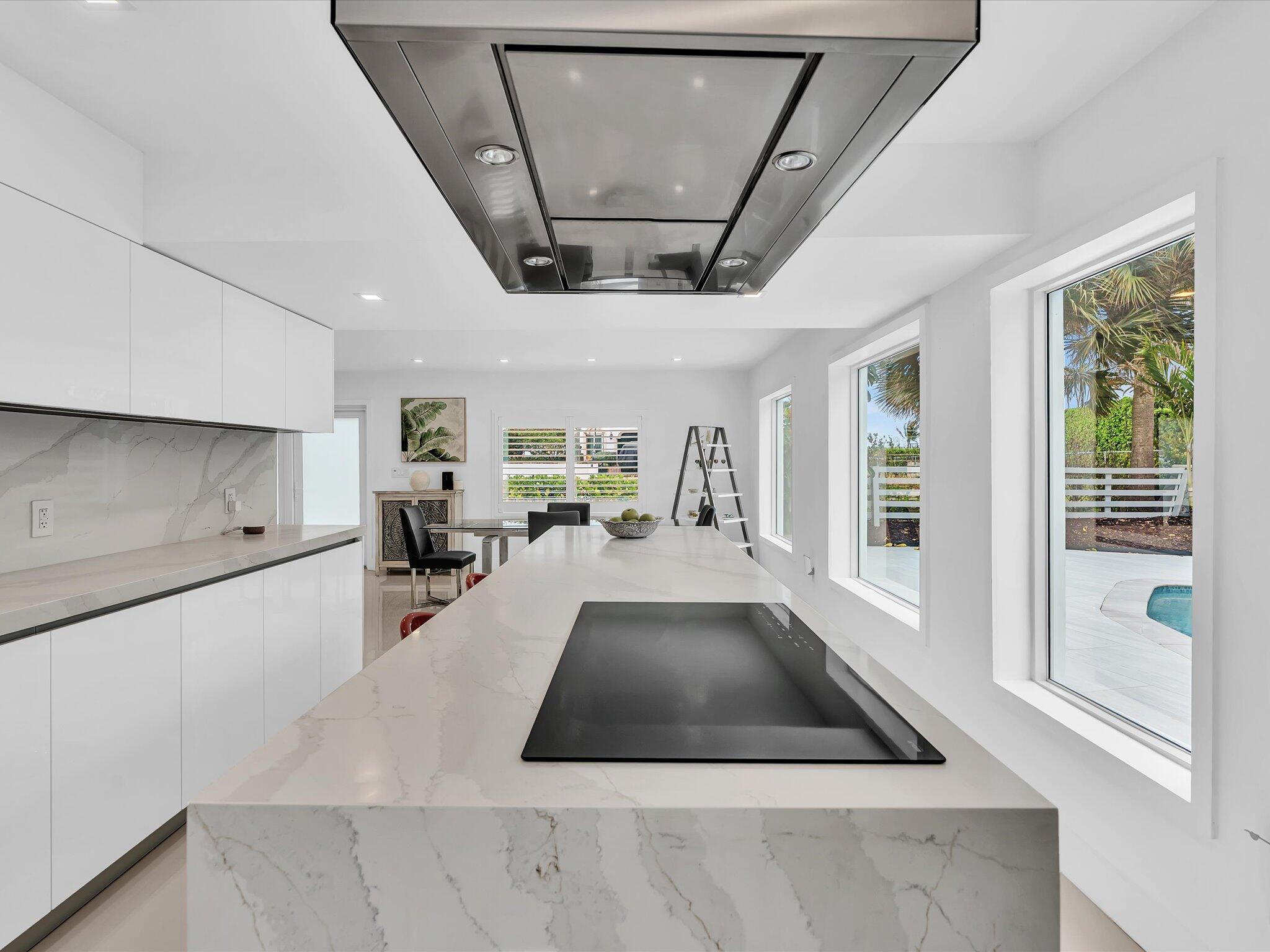 HILLSBORO SHORES SEC - Residential