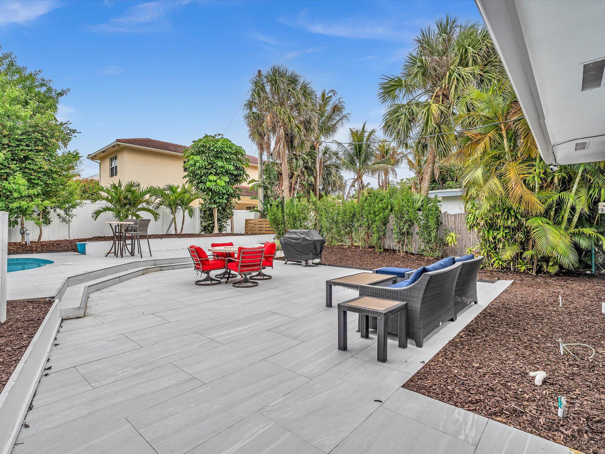 HILLSBORO SHORES SEC - Residential
