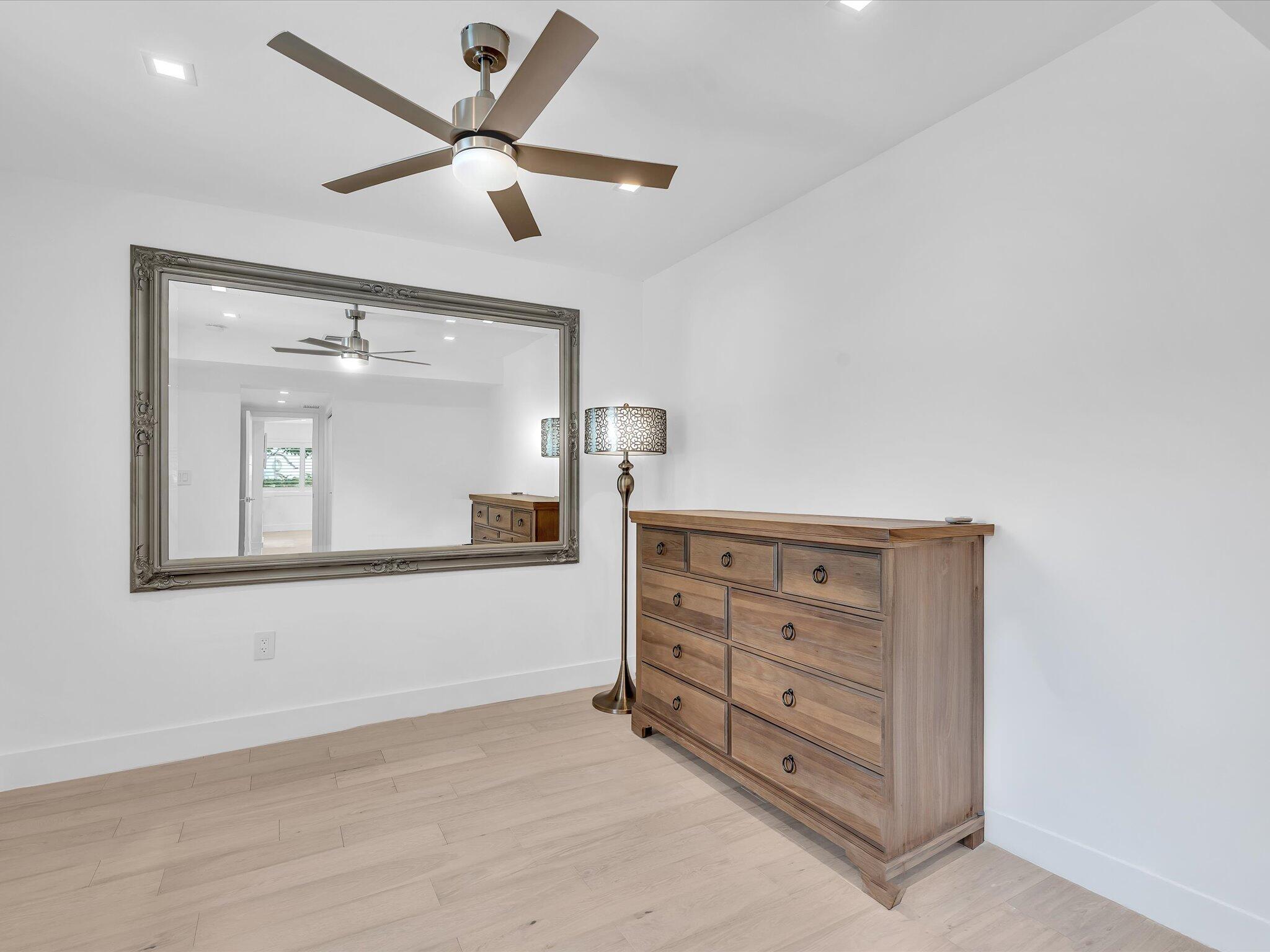 HILLSBORO SHORES SEC - Residential
