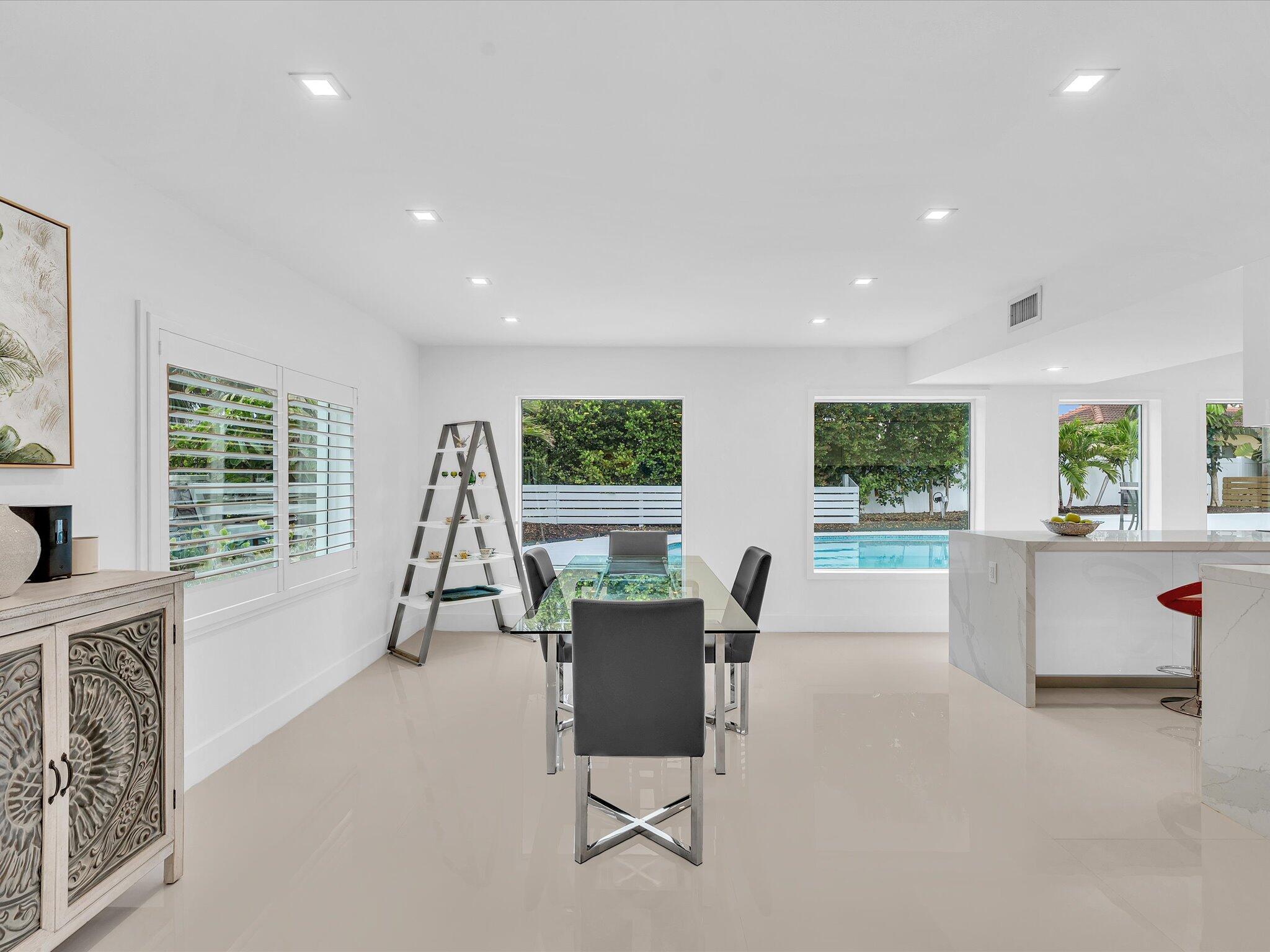 HILLSBORO SHORES SEC - Residential
