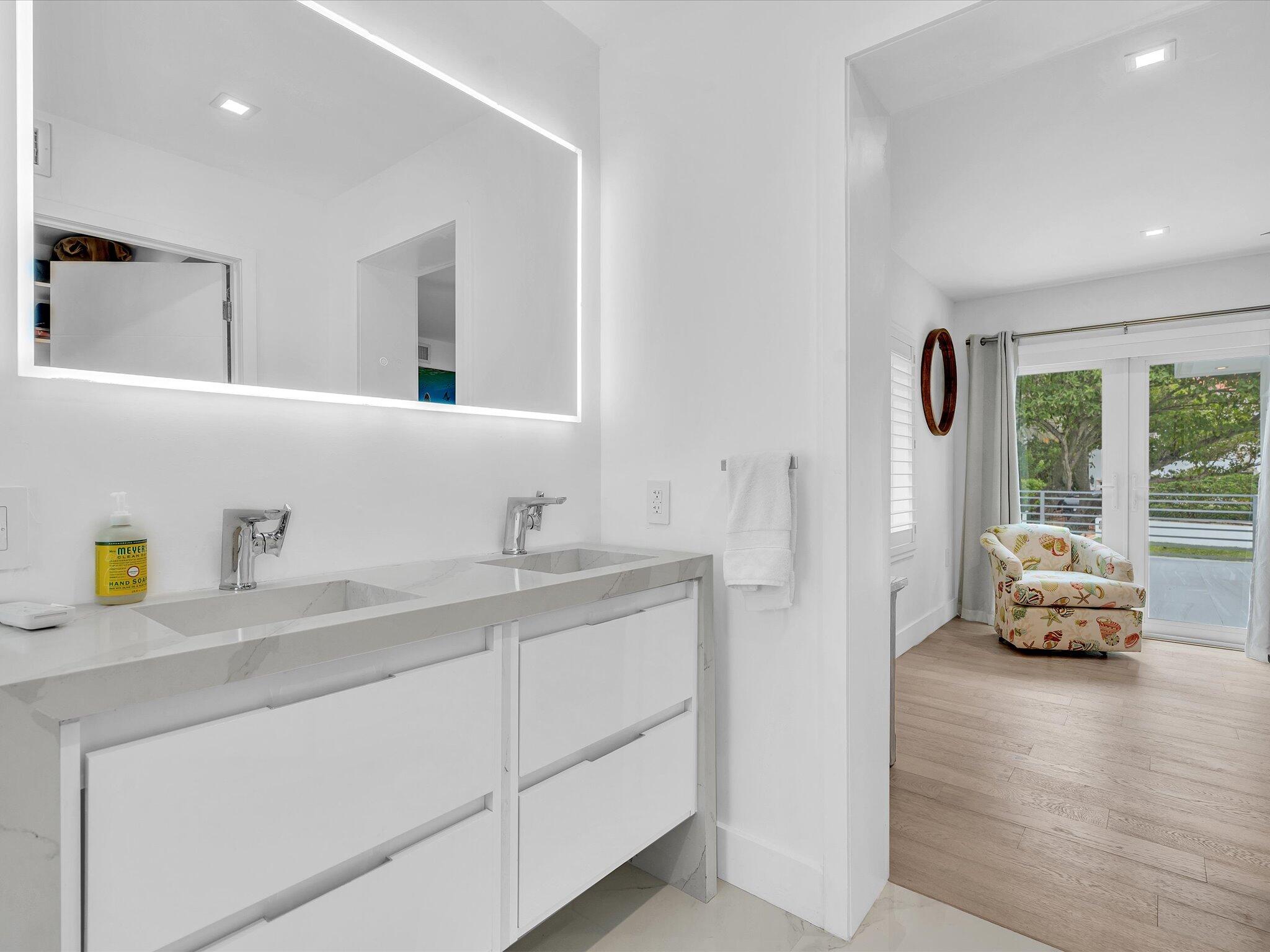 HILLSBORO SHORES SEC - Residential