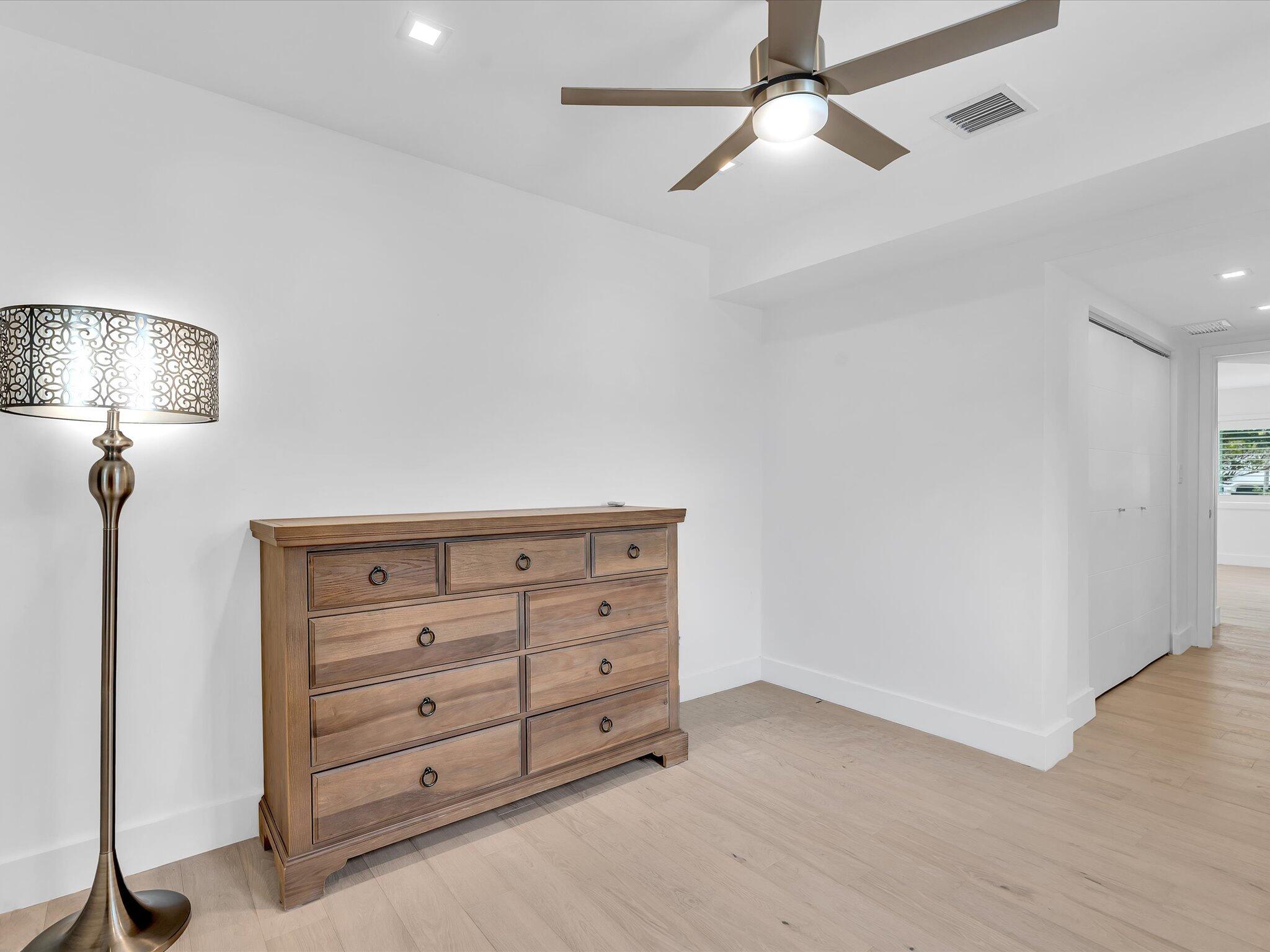 HILLSBORO SHORES SEC - Residential