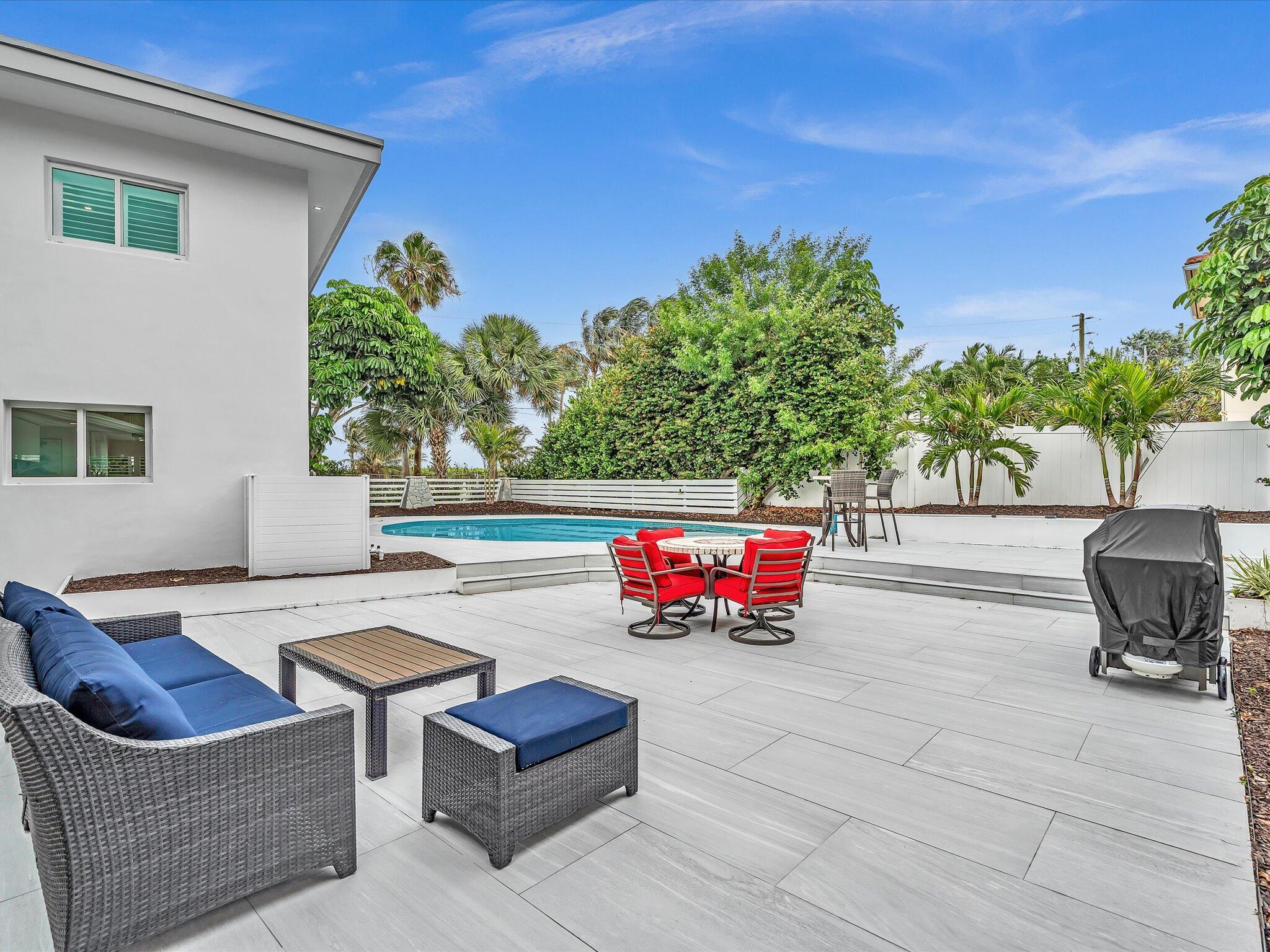 HILLSBORO SHORES SEC - Residential