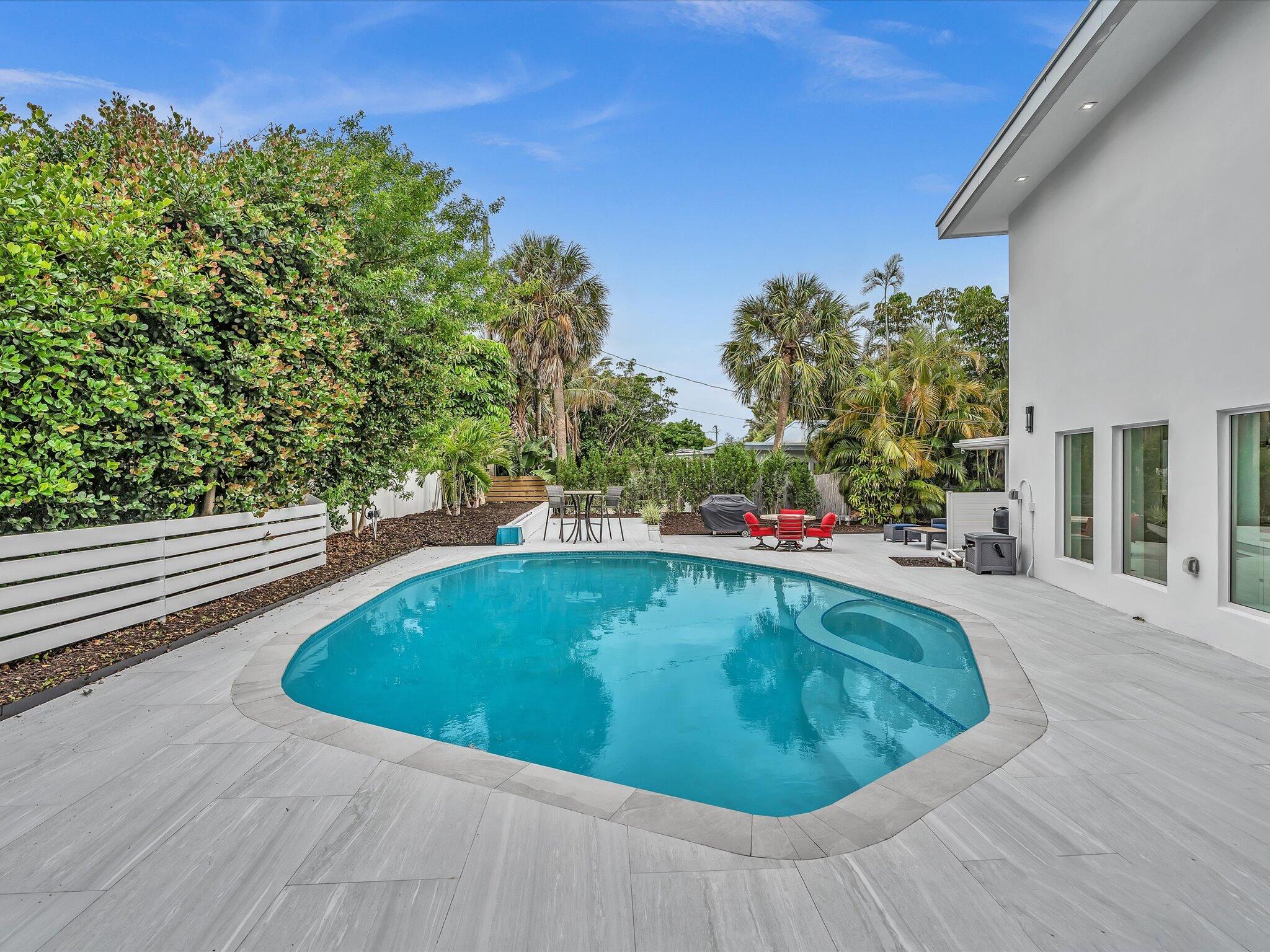 HILLSBORO SHORES SEC - Residential
