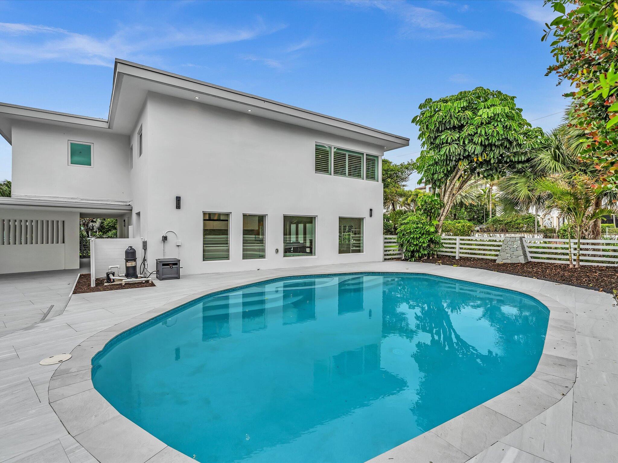 HILLSBORO SHORES SEC - Residential