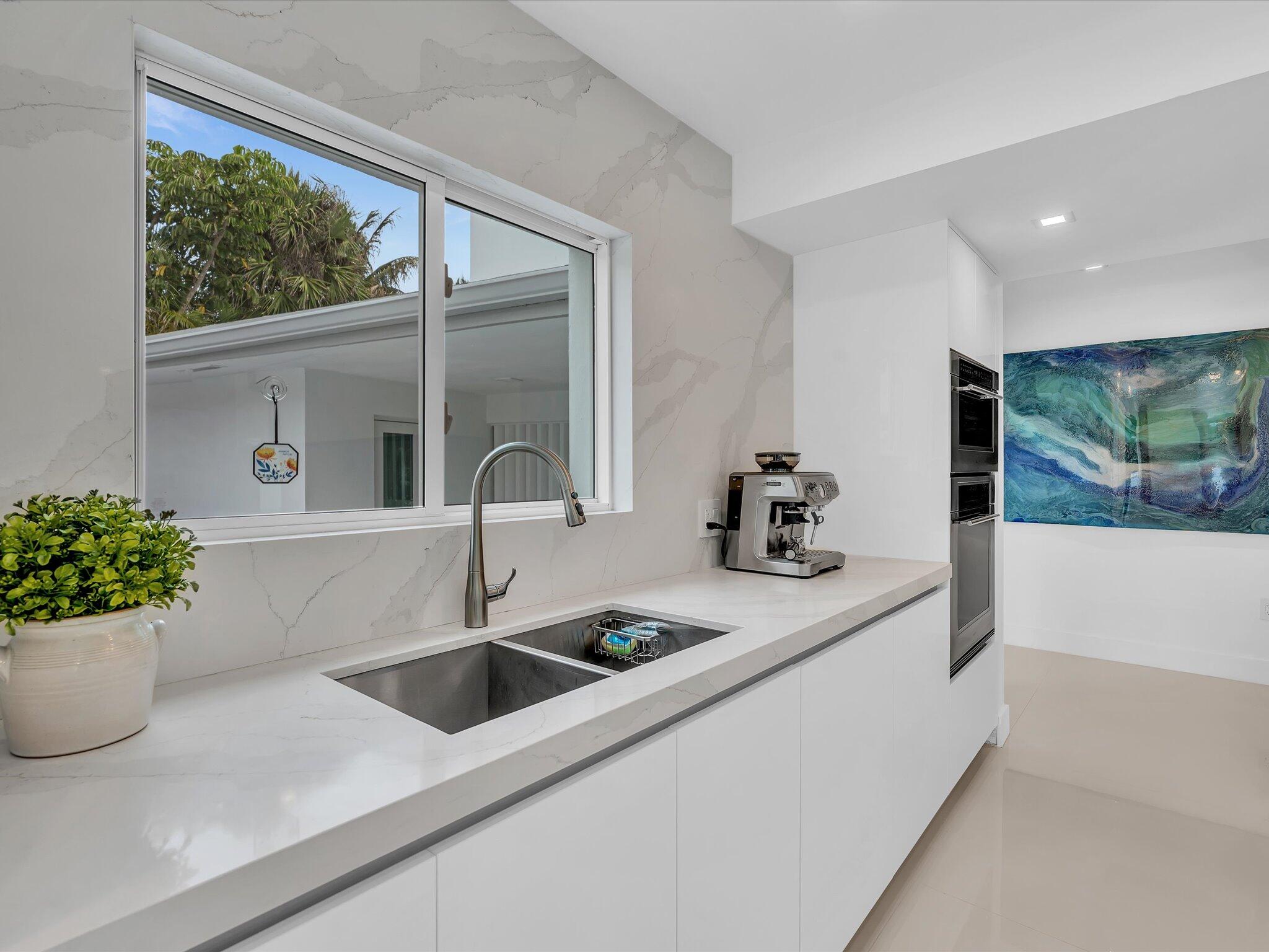 HILLSBORO SHORES SEC - Residential