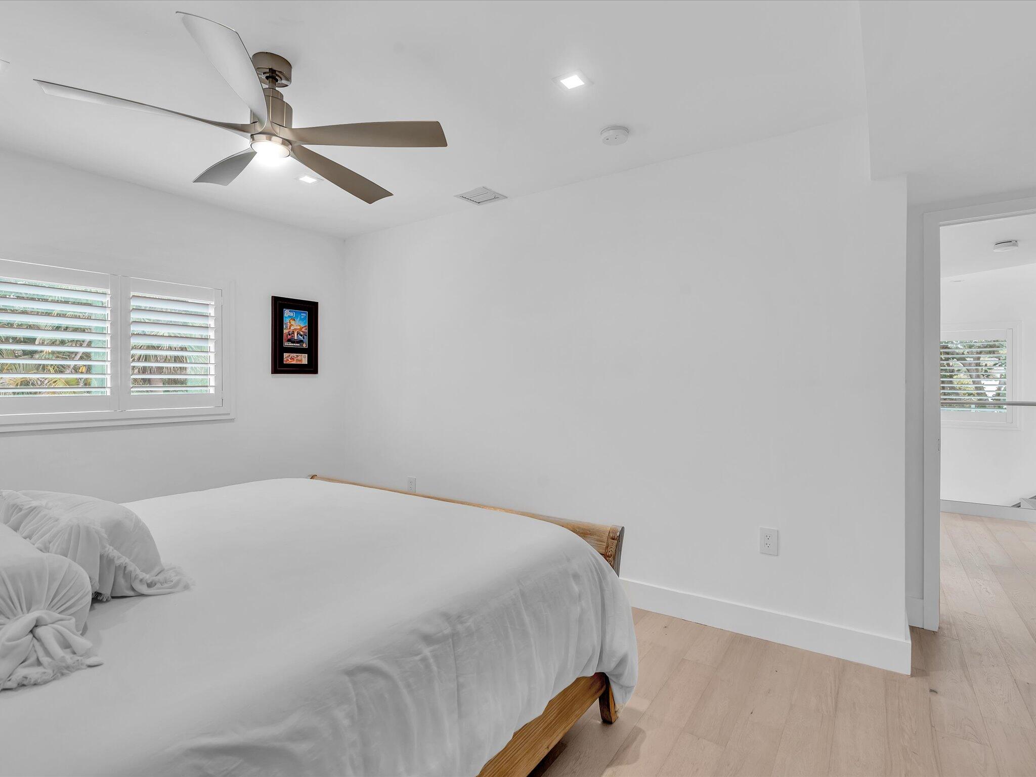 HILLSBORO SHORES SEC - Residential