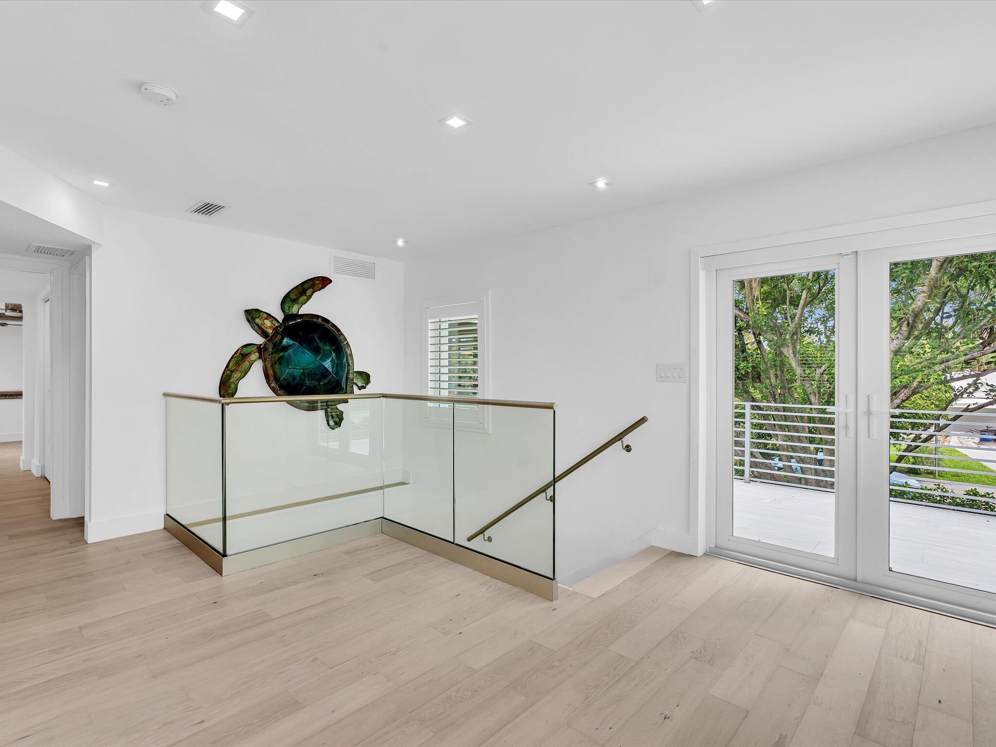 HILLSBORO SHORES SEC - Residential