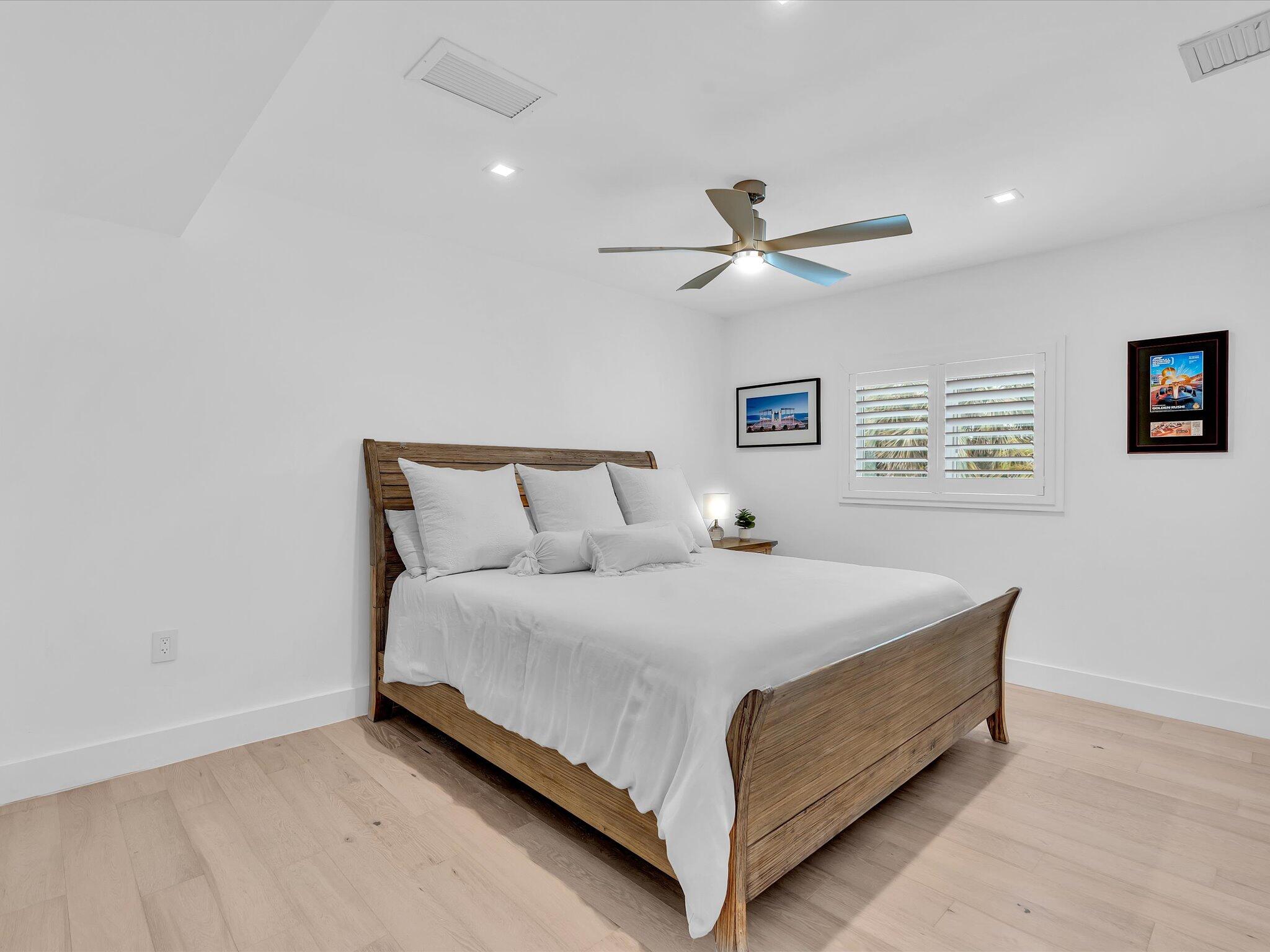 HILLSBORO SHORES SEC - Residential
