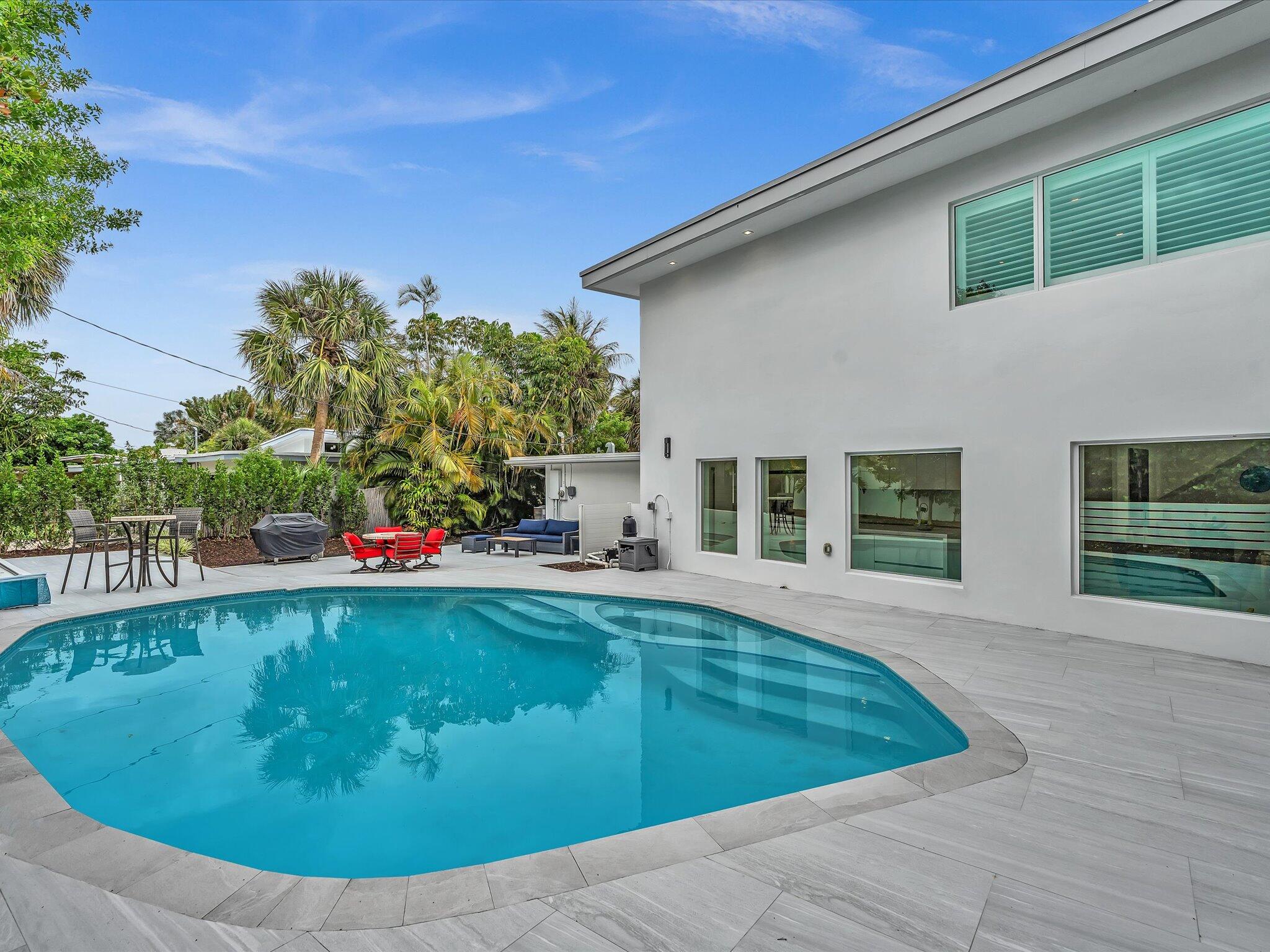 HILLSBORO SHORES SEC - Residential