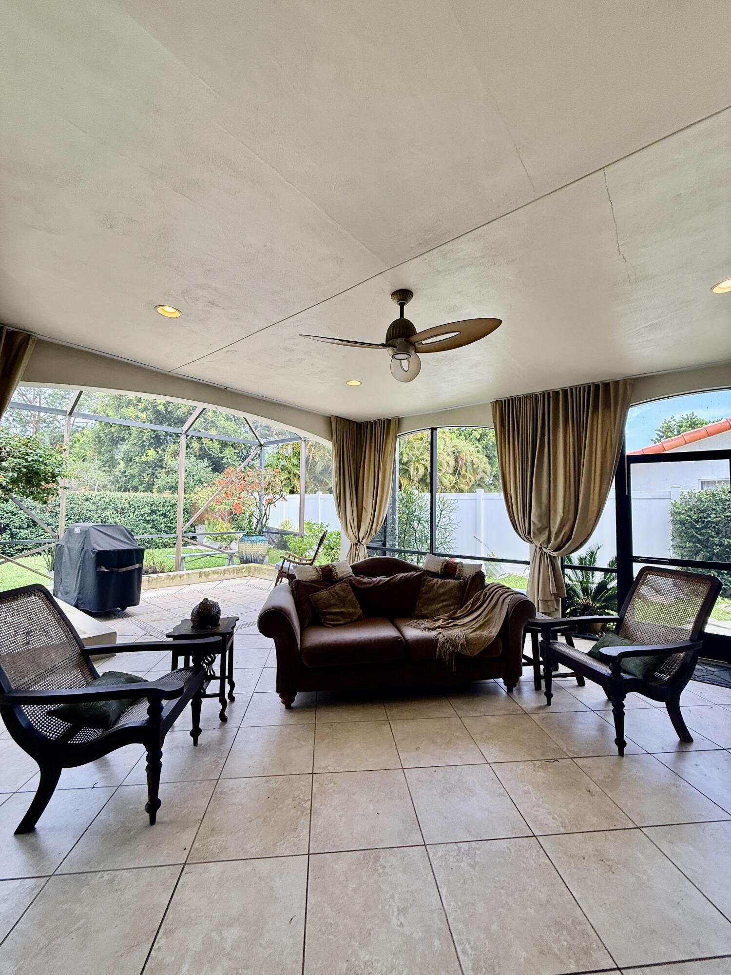 BOCA MADERA UNIT 1 - Residential Lease