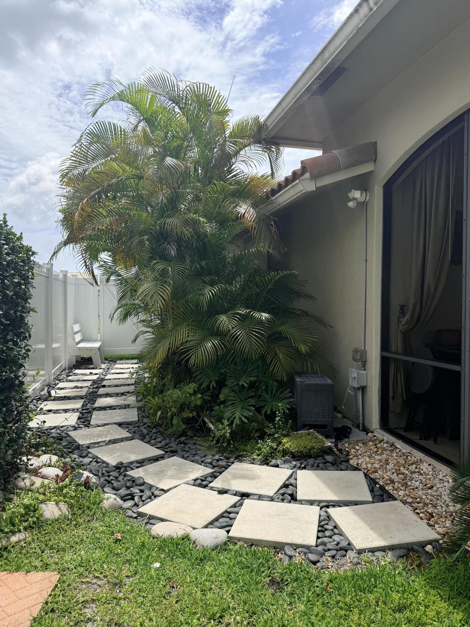 BOCA MADERA UNIT 1 - Residential Lease