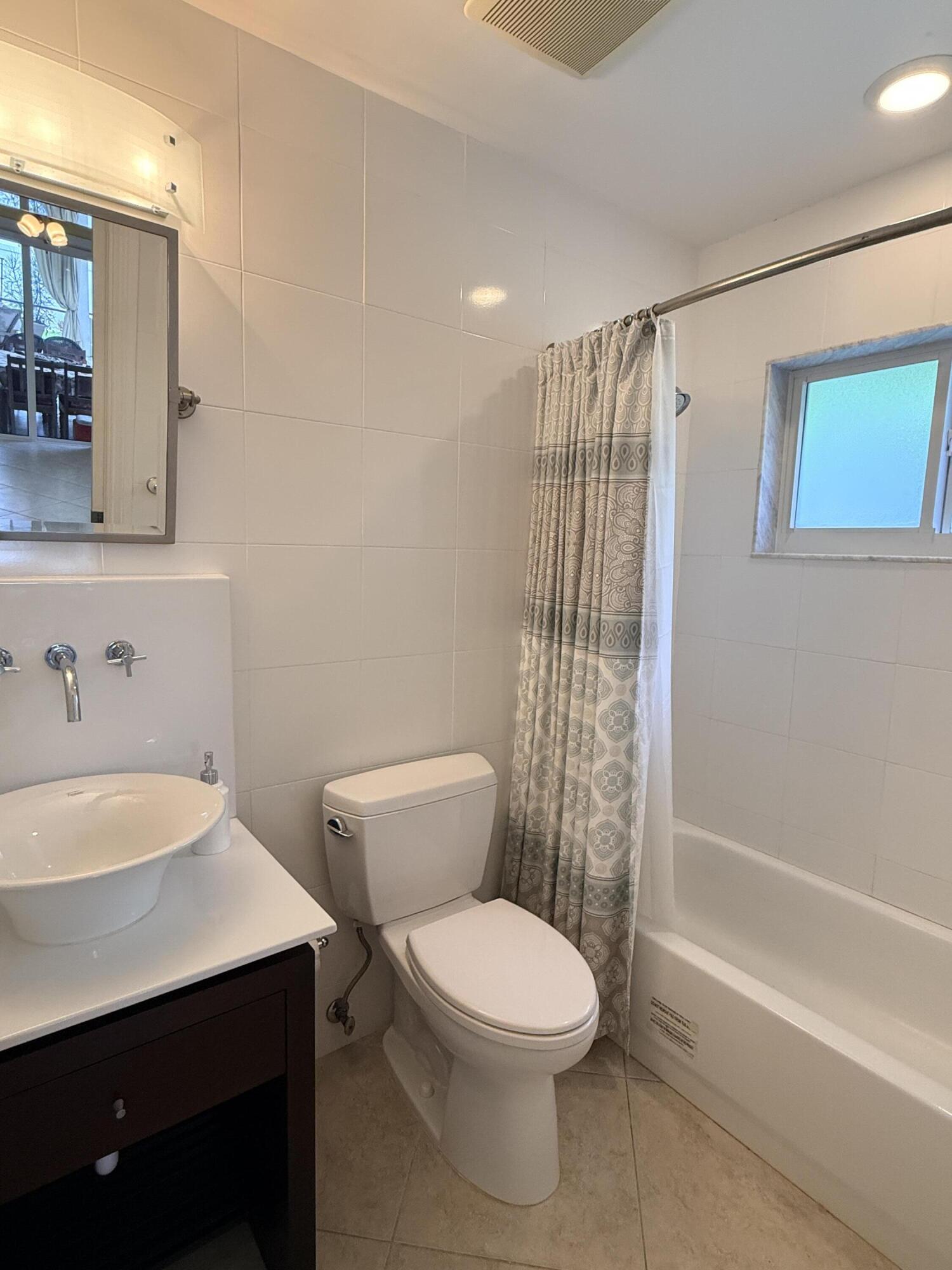 BOCA MADERA UNIT 1 - Residential Lease
