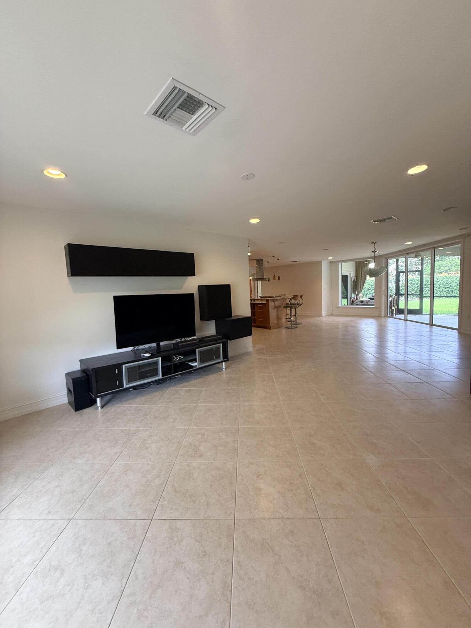 BOCA MADERA UNIT 1 - Residential Lease