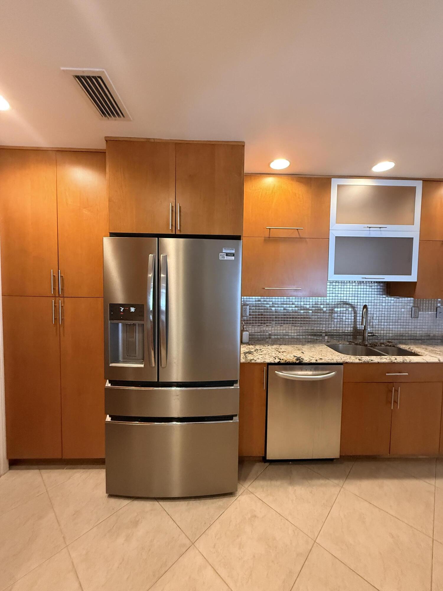 BOCA MADERA UNIT 1 - Residential Lease