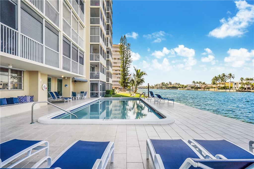 Riverside Towers - Residential