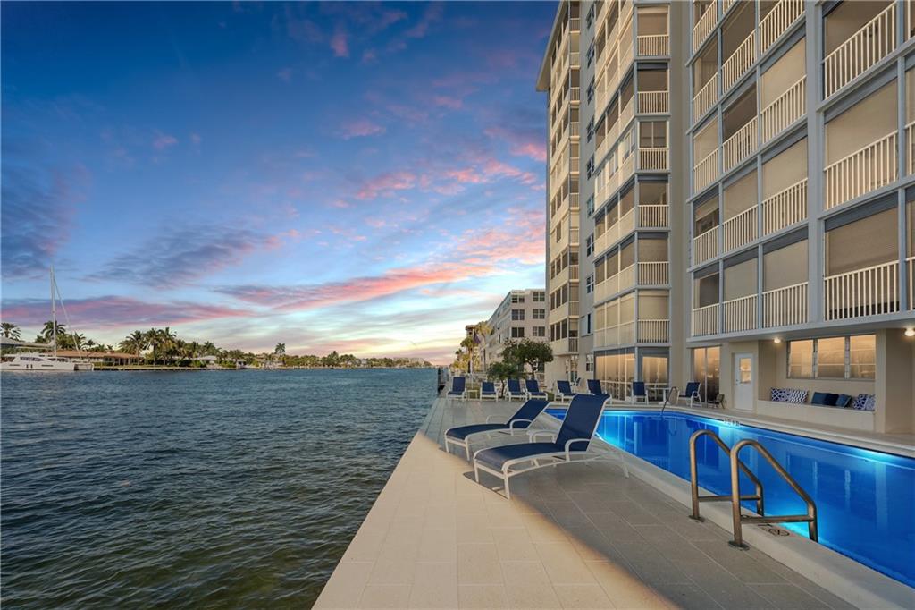 Riverside Towers - Residential