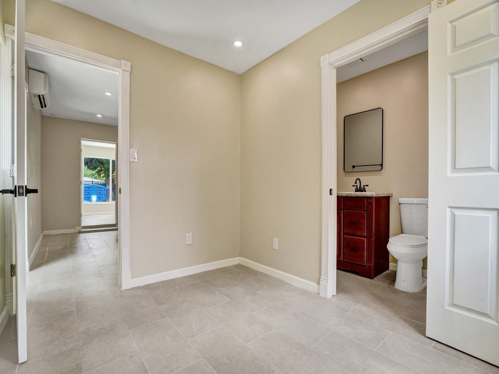Hollywood Terrace 3-12 B - Residential Lease