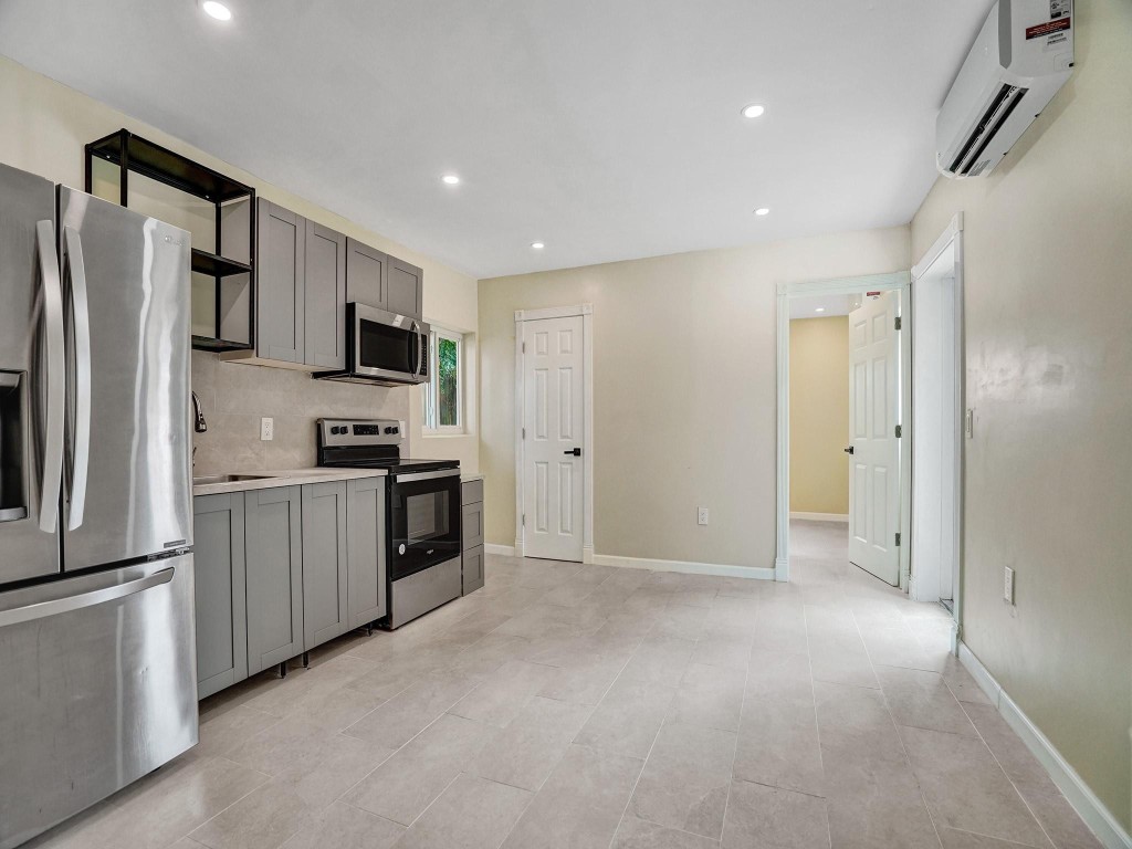 Hollywood Terrace 3-12 B - Residential Lease