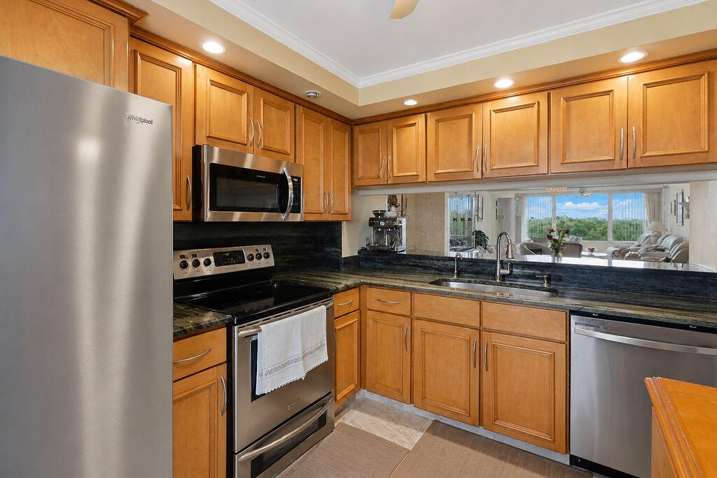 CYPRESS REACH AT PALM-AIRE ONE - Residential