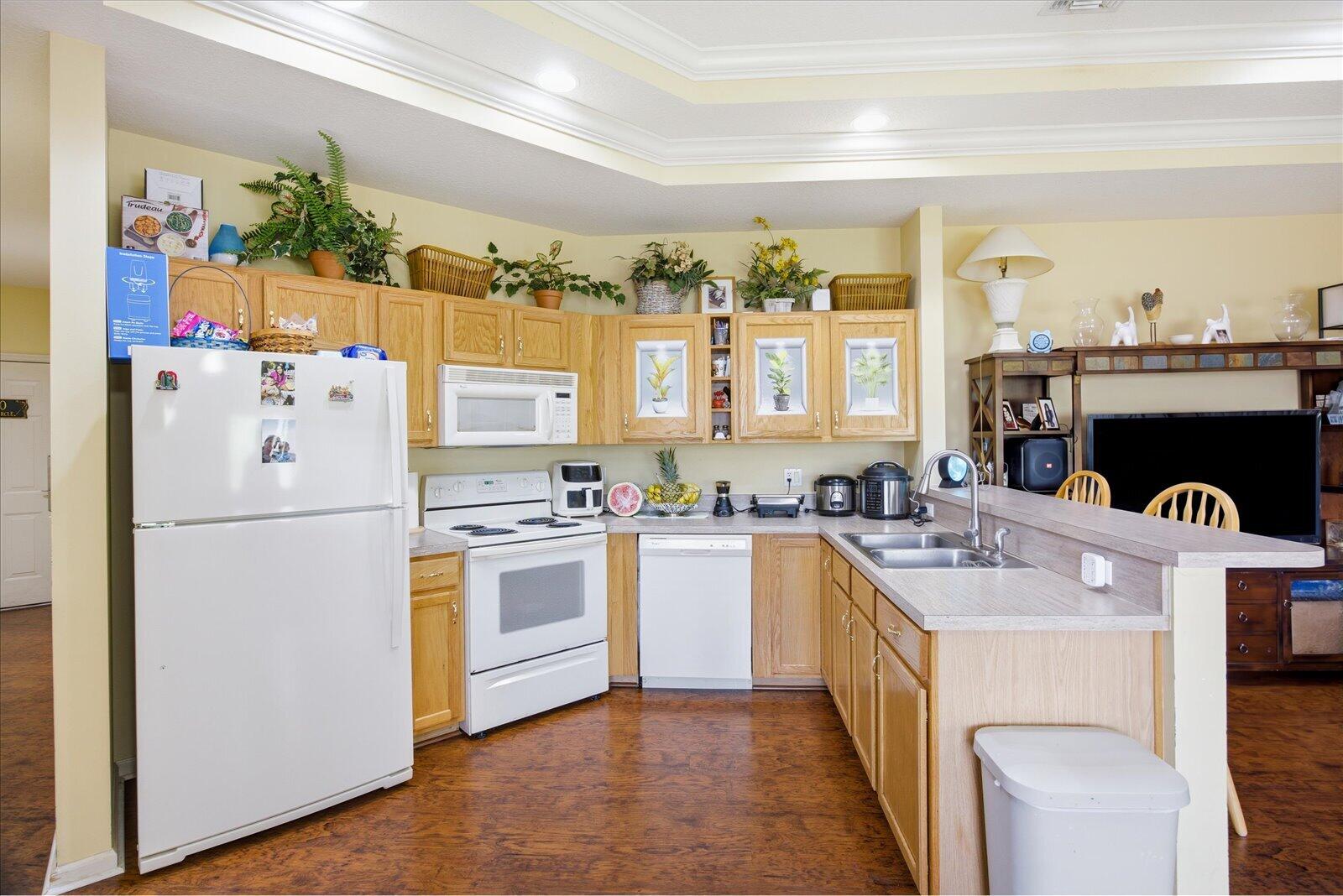 CASTLE PINES CONDOMI - Residential