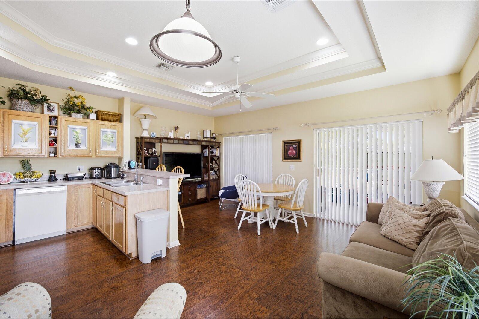 CASTLE PINES CONDOMI - Residential