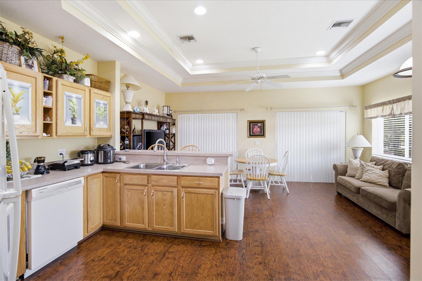 CASTLE PINES CONDOMI - Residential