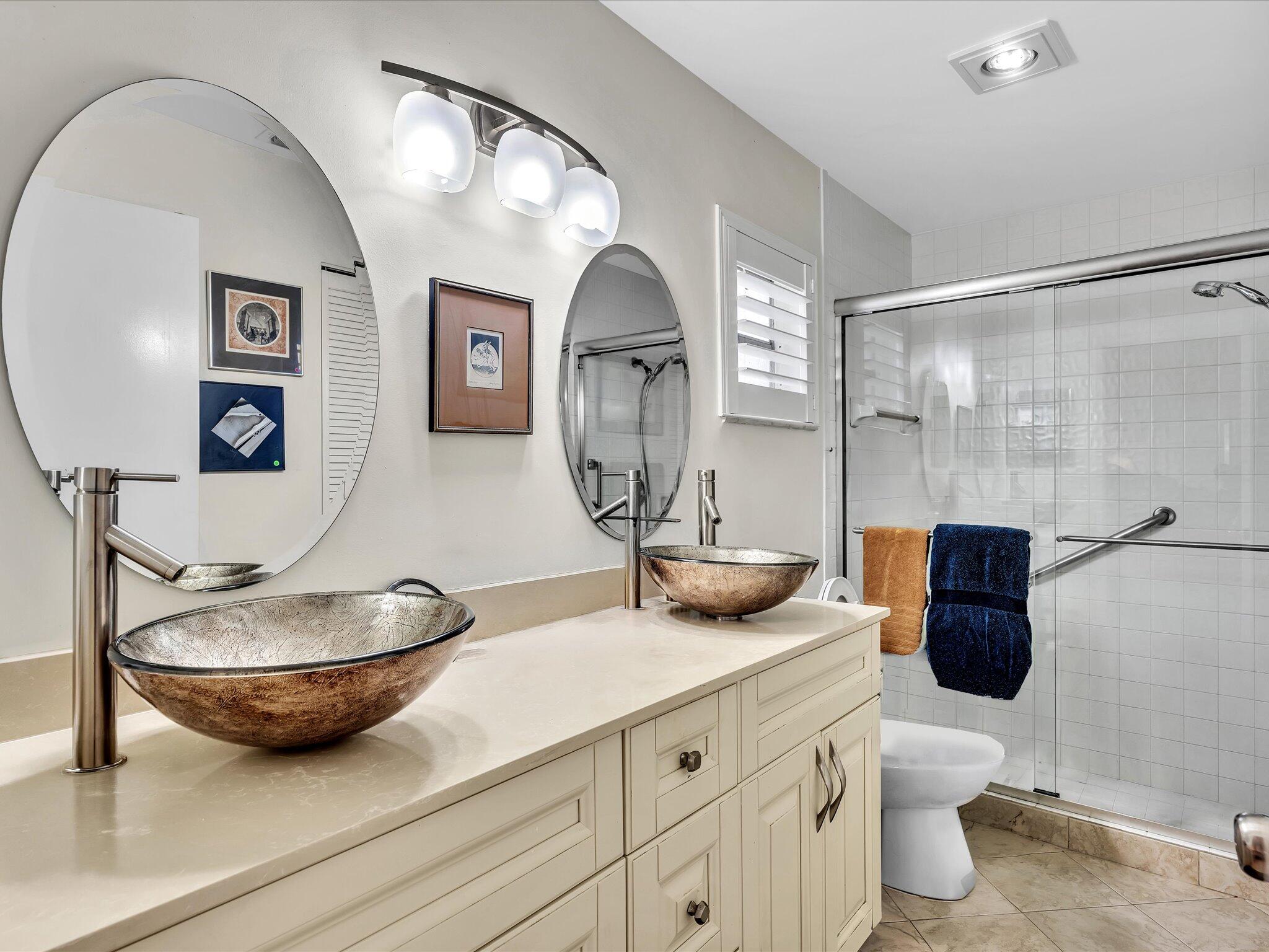 HUNTINGTON POINTE - Residential