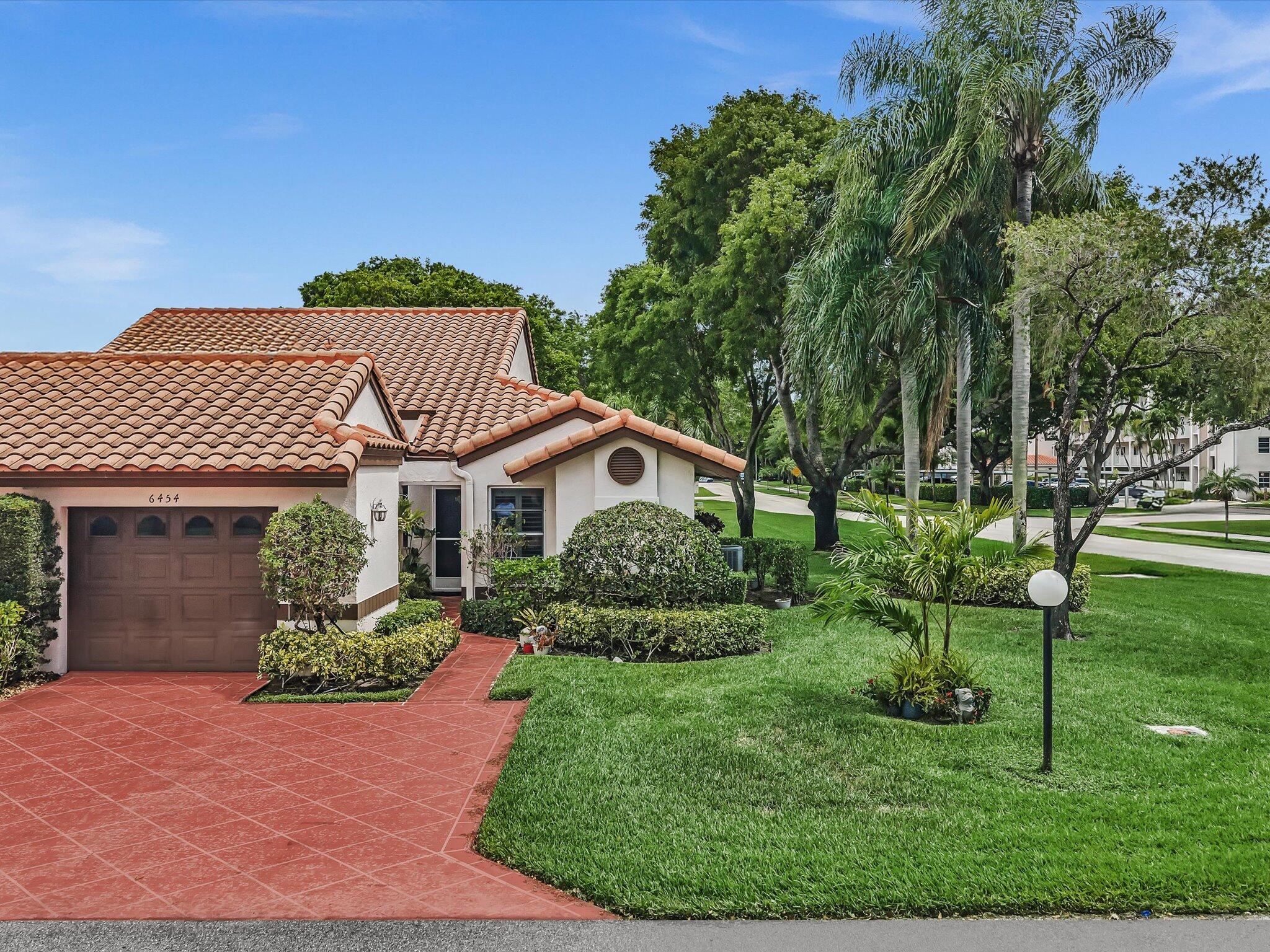 HUNTINGTON POINTE - Residential