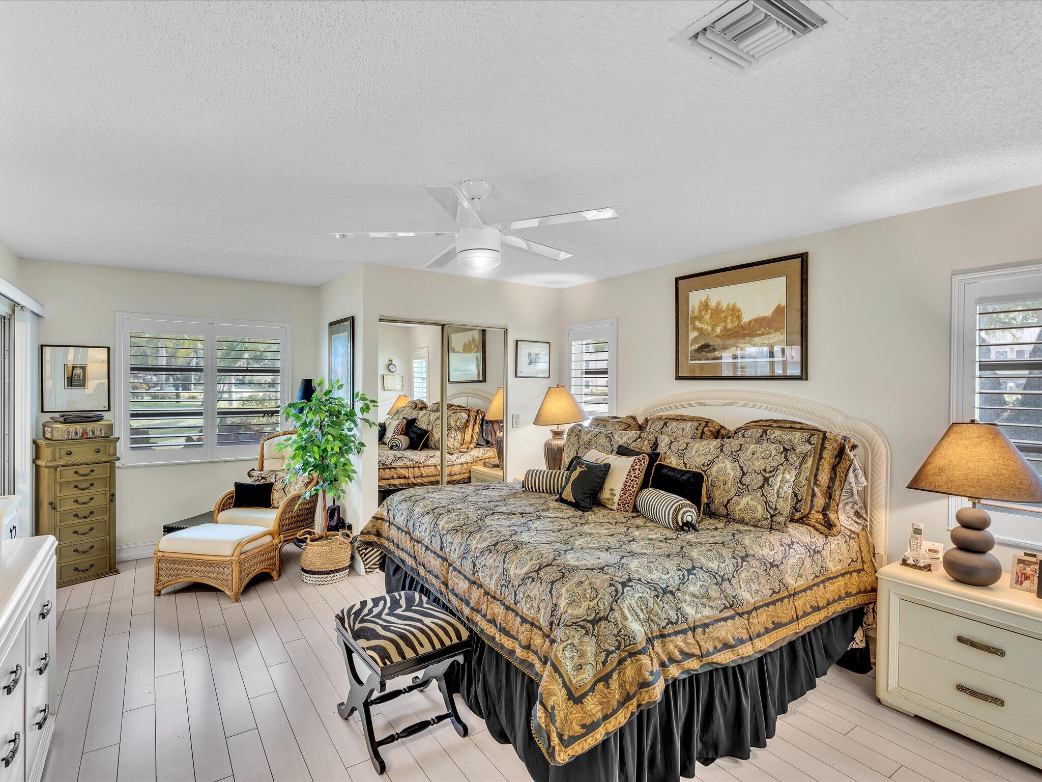 HUNTINGTON POINTE - Residential