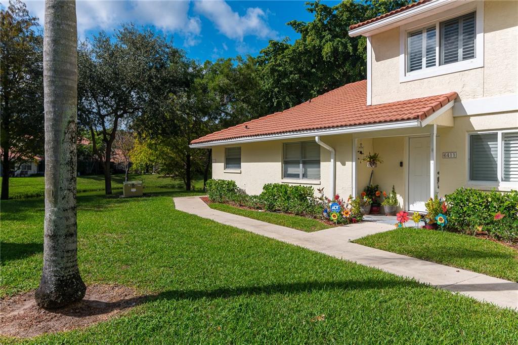 BOCA WALK - Residential