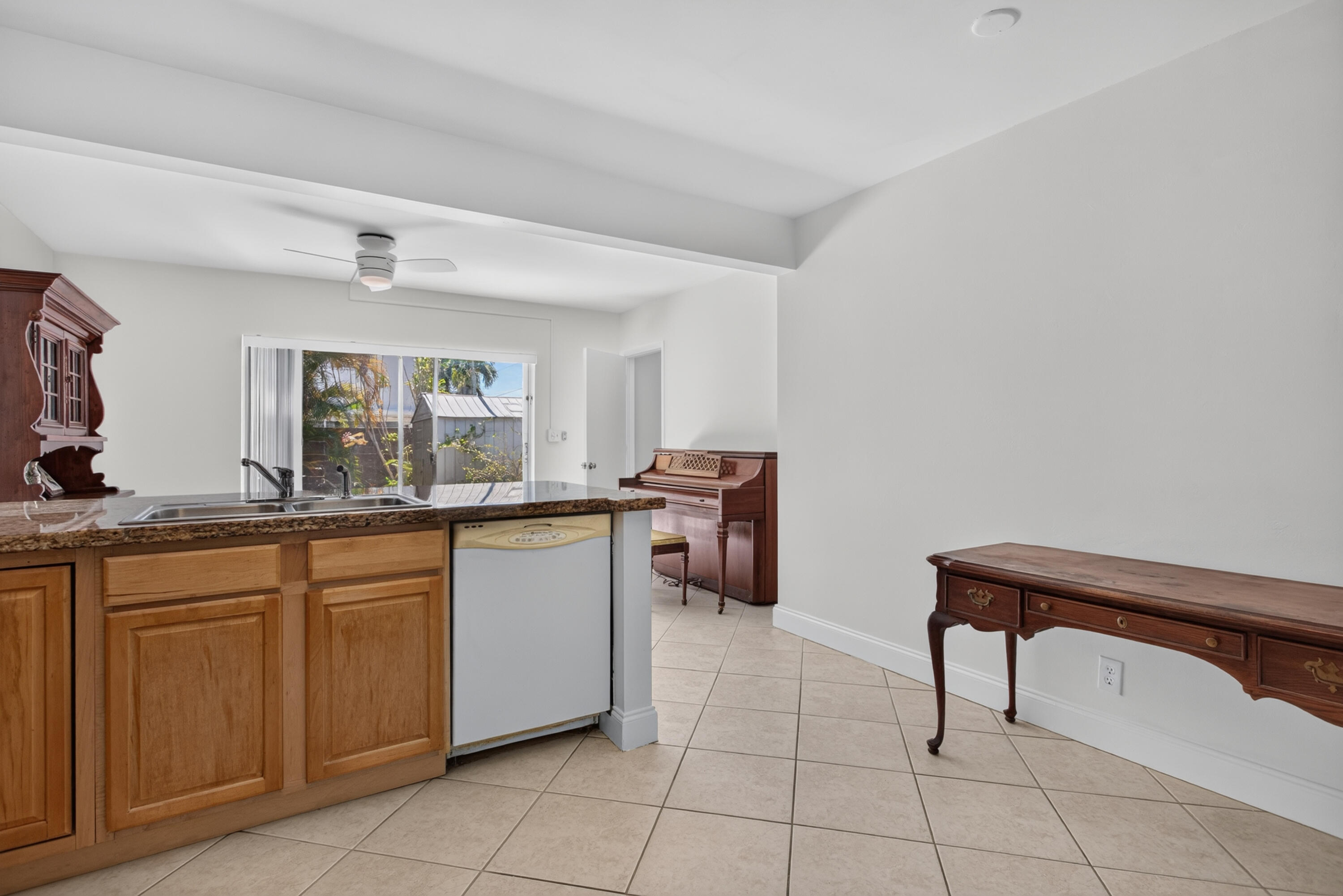 BEACHWAY ESTATES - Residential Income