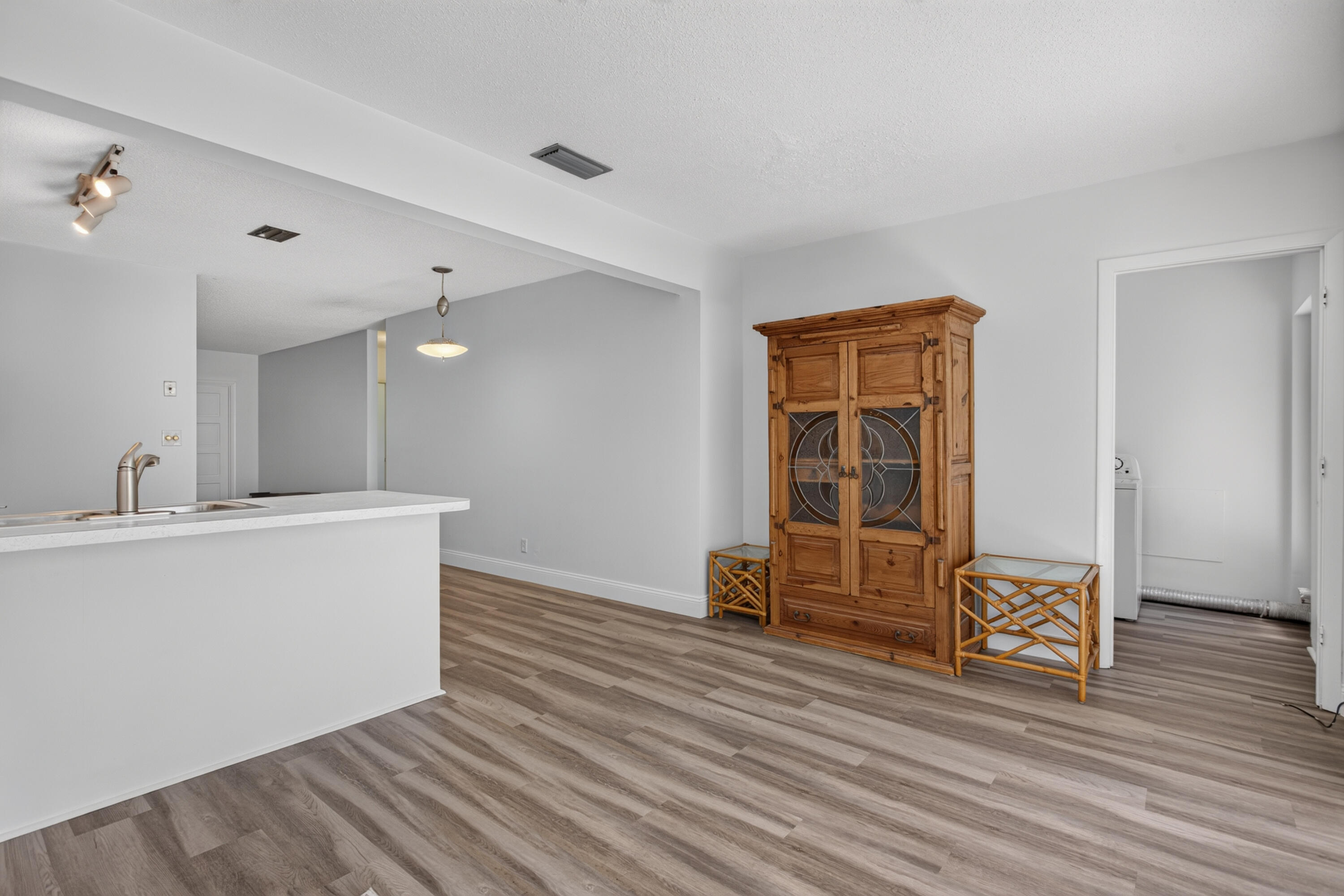 BEACHWAY ESTATES - Residential Income