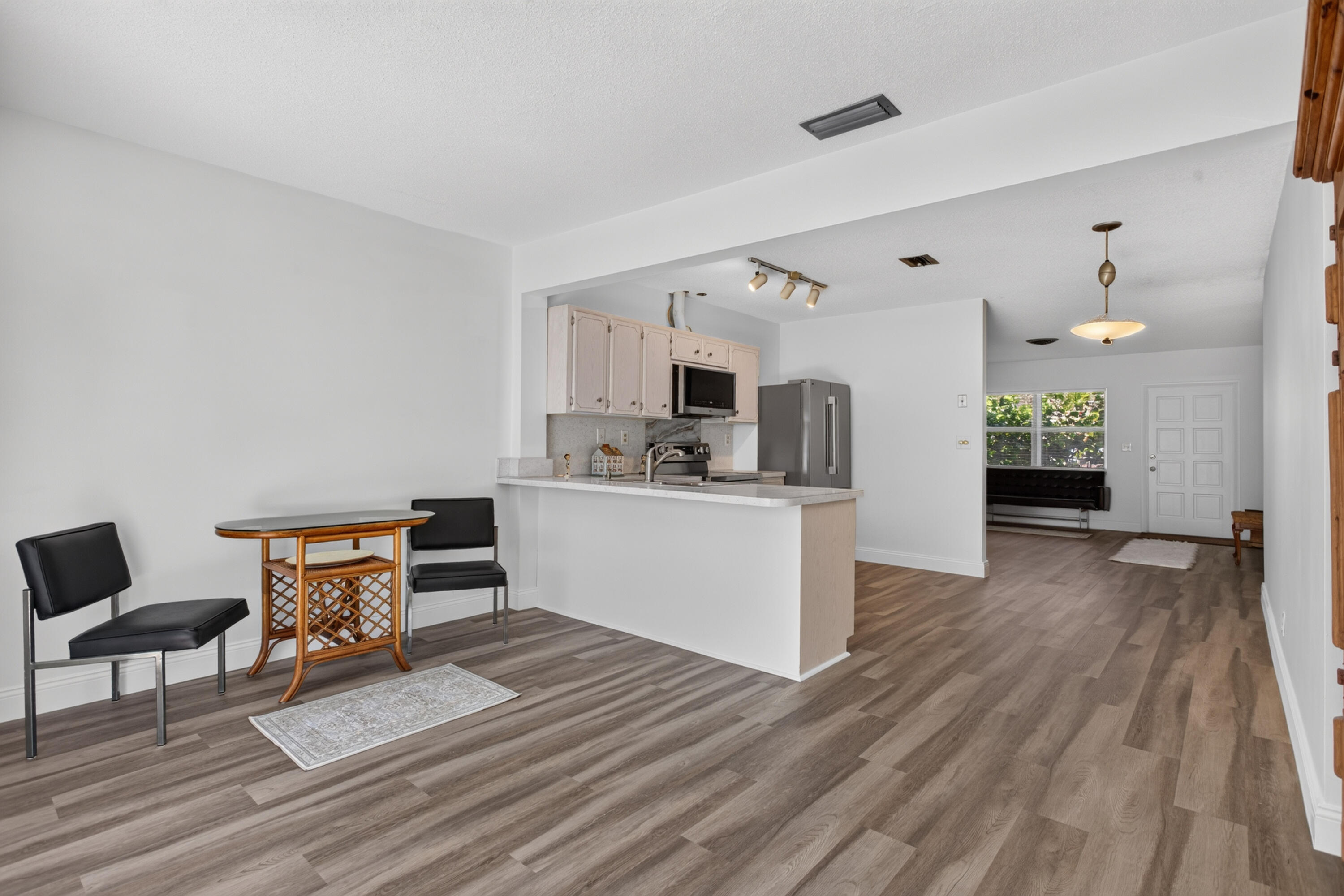 BEACHWAY ESTATES - Residential Income