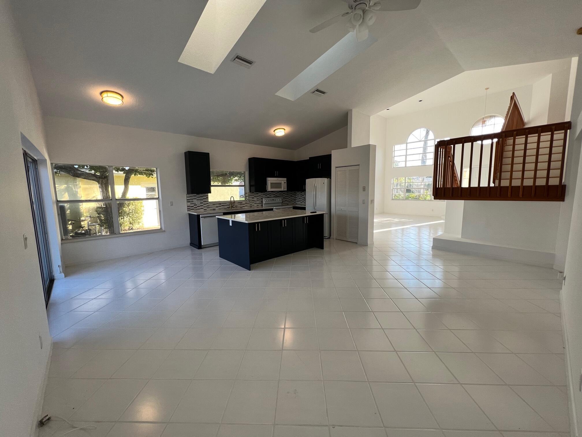 WINDCHIME LAKES - Residential Lease