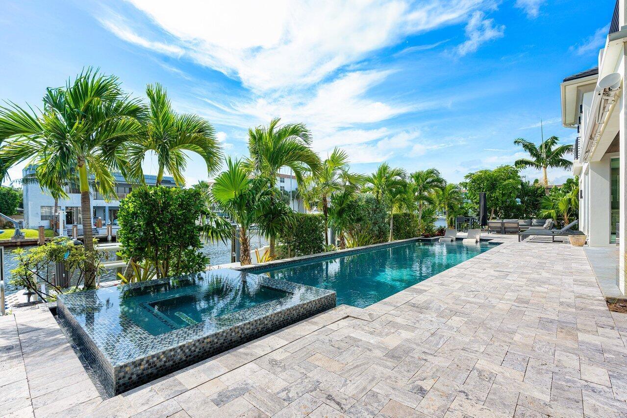 TROPIC ISLE - Residential