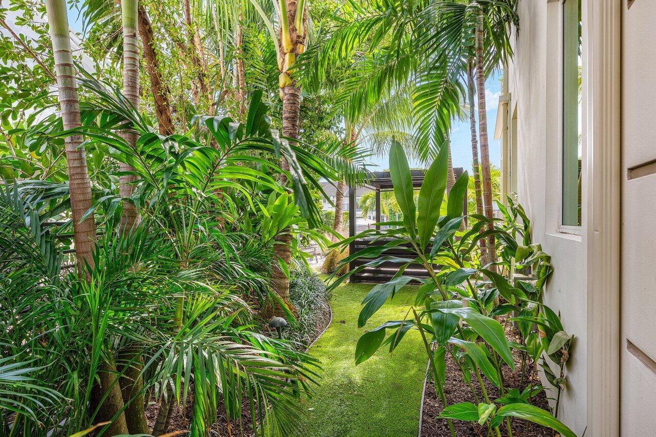 TROPIC ISLE - Residential
