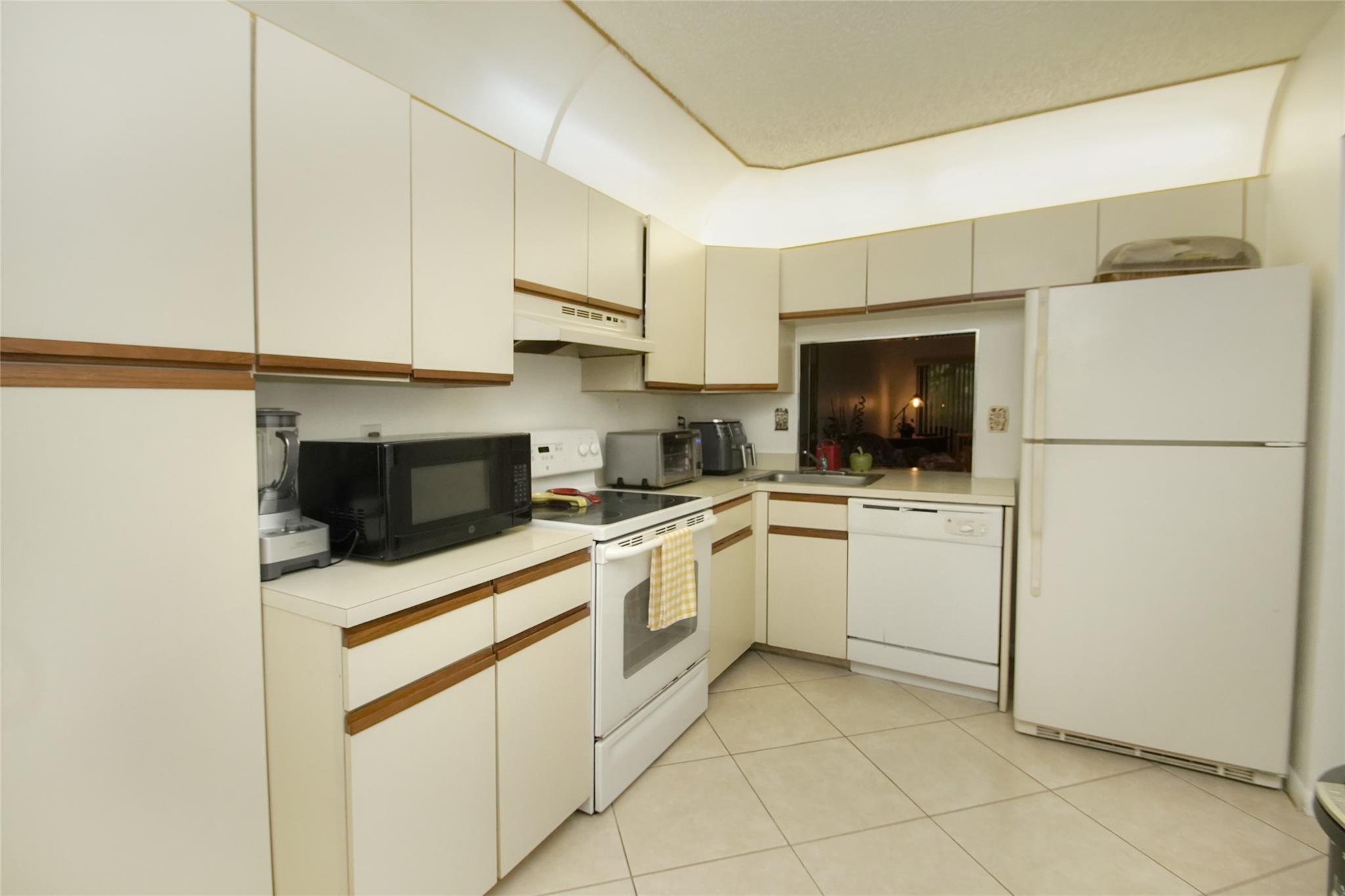 Golden Raintree V - Residential