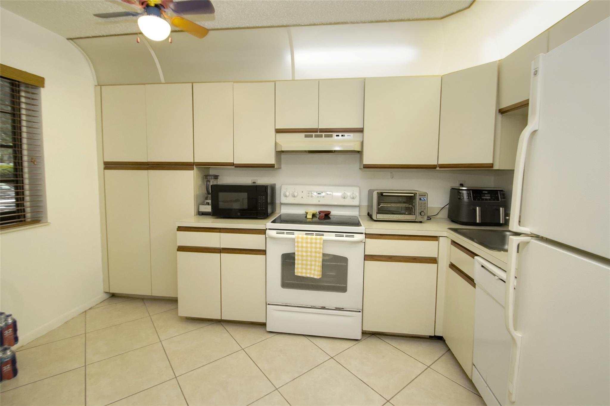 Golden Raintree V - Residential