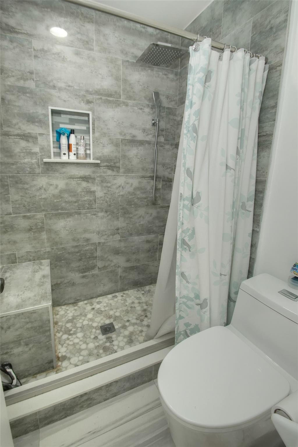 Golden Raintree V - Residential